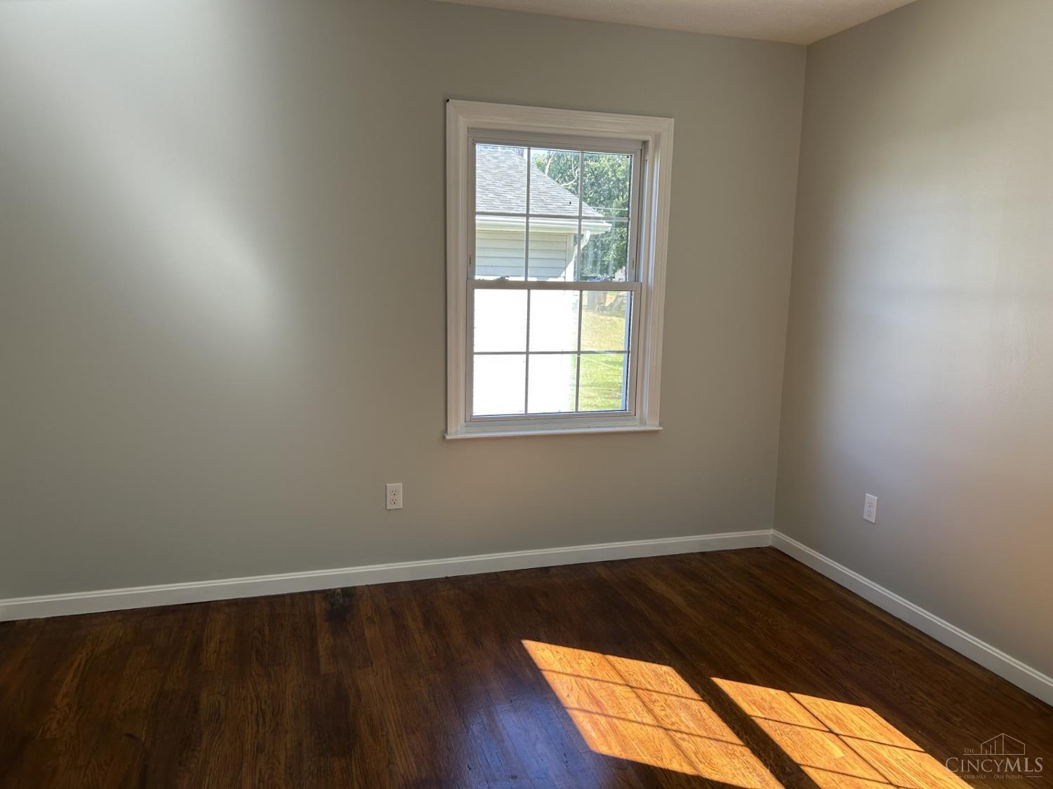 Photo 4 of Single family home for sale at 866 Spring St, Greenfield, OH 45123 | MLS# 1890033 | Listing updated on 2026-10-09