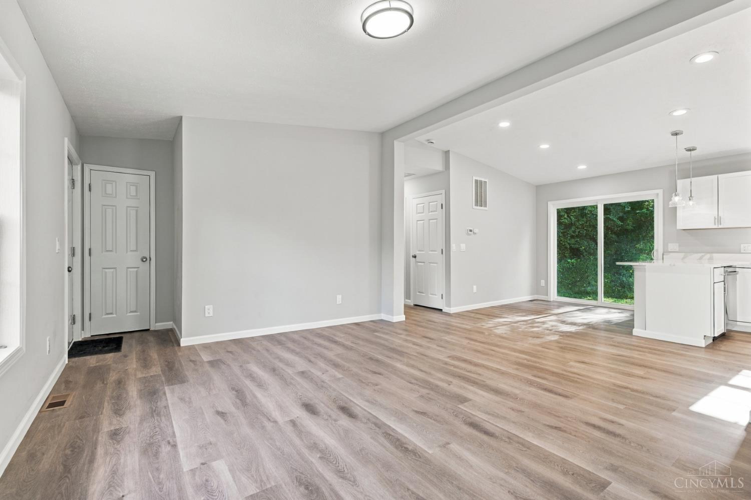 Photo 3 of Single family home for sale at 6528 Catalpa Ave, North College Hill, OH 45224 | MLS# 1895972 | Listing updated on 2026-10-08