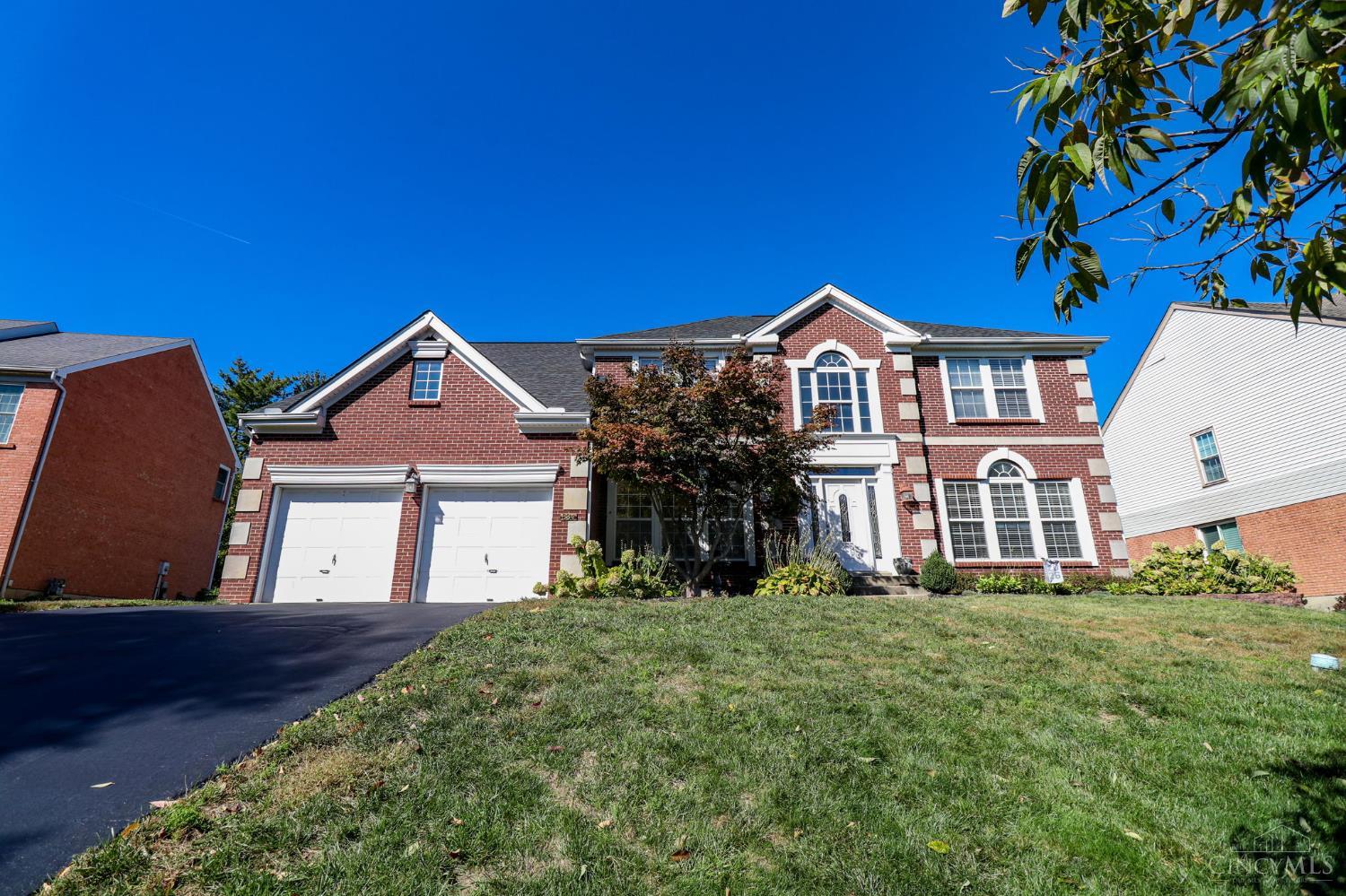 Photo 3 of Single family home for sale at 334 Glensford Ct, Cincinnati, OH 45246 | MLS# 1896490 | Listing updated on 2026-10-09