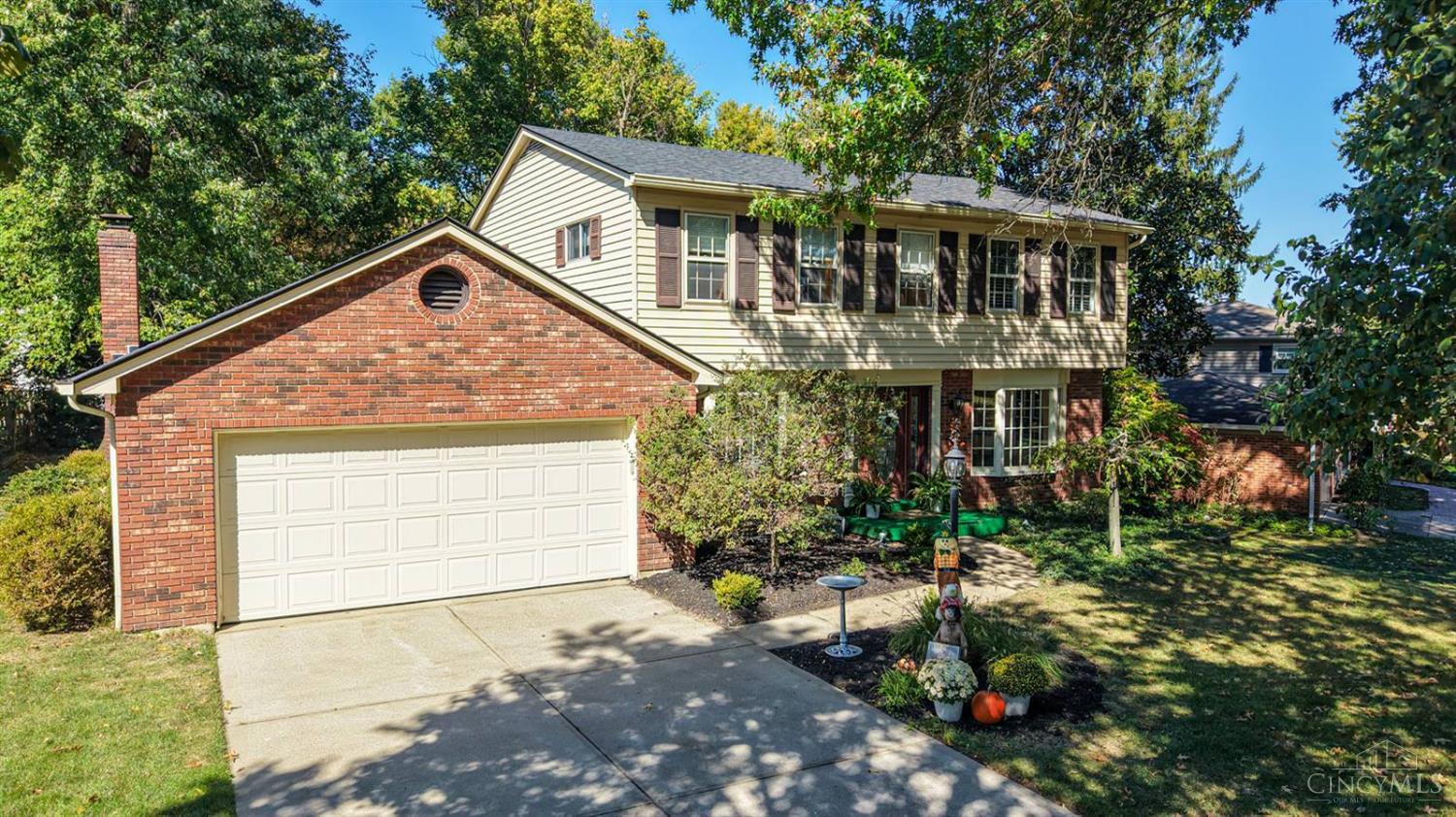 Photo 2 of Single family home for sale at 1077 Hawkstone Dr, Cincinnati, OH 45230 | MLS# 1896764 | Listing updated on 2026-10-09