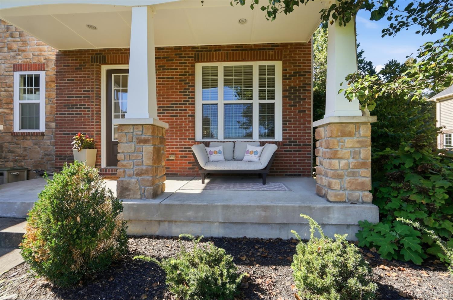 Photo 4 of Single family home for sale at 5127 Oak Brk Dr, Cincinnati, OH 45244 | MLS# 1896689 | Listing updated on 2026-10-08