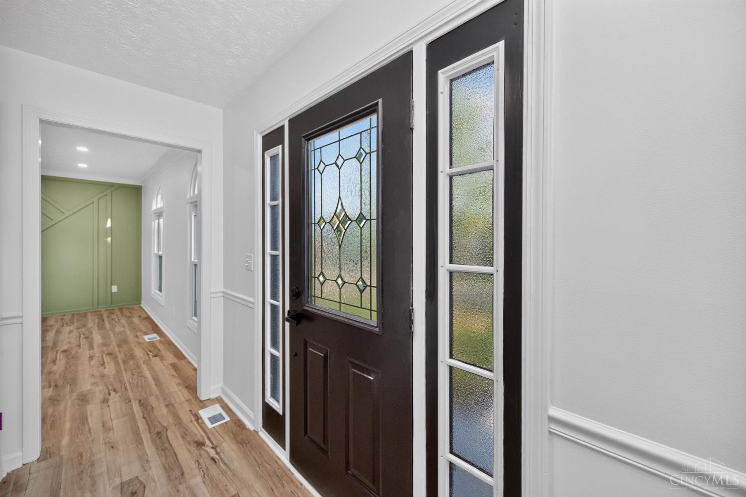 Photo 4 of Single family home for sale at 5696 Heron Dr, West Chester, OH 45069 | MLS# 1896650 | Listing updated on 2026-10-08