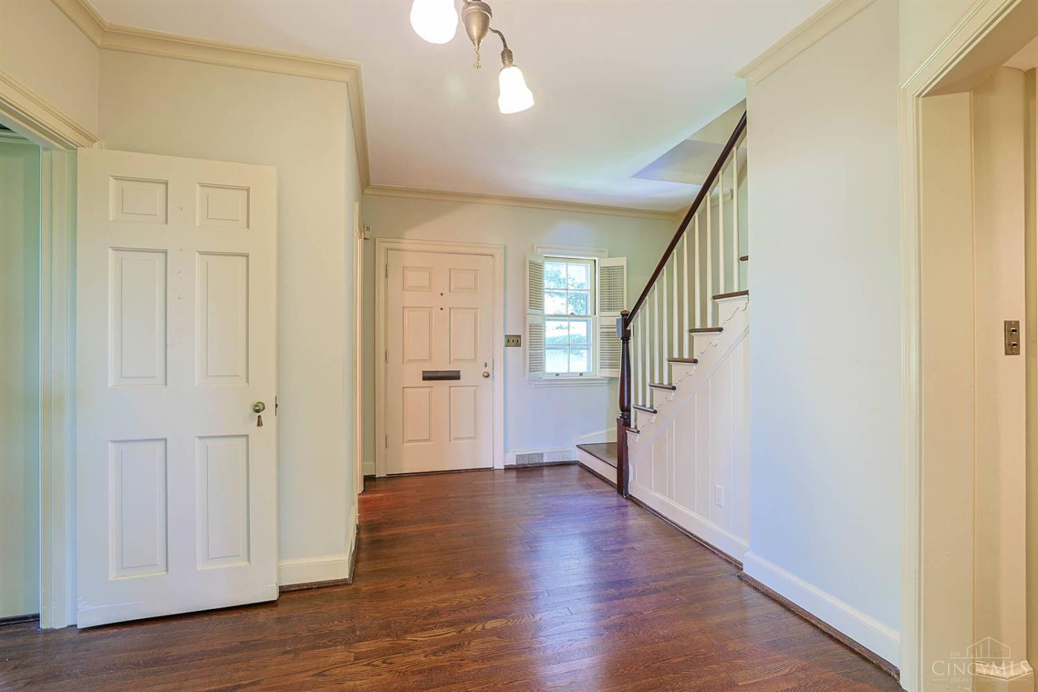 Photo 3 of Single family home for sale at 11 Weebetook Ln, Cincinnati, OH 45208 | MLS# 1896591 | Listing updated on 2026-10-09