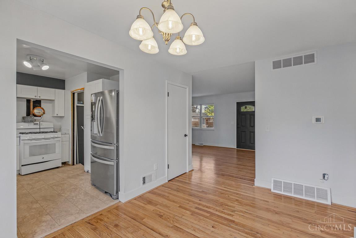 Photo 4 of Single family home for sale at 3754 Chickadee Ct, Fairfax, OH 45227 | MLS# 1896658 | Listing updated on 2026-10-08
