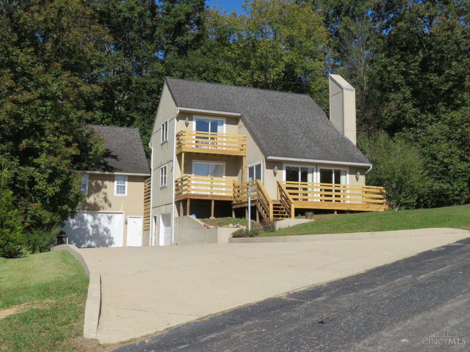 Photo 3 of Single family home for sale at 5977 Poplar Dr, Hillsboro, OH 45133 | MLS# 1896816 | Listing updated on 2026-10-09