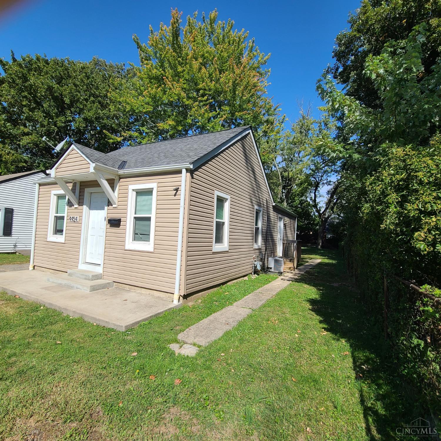 Photo 2 of Single family home for sale at 4454 Ellman Ave, Blue Ash, OH 45242 | MLS# 1896924 | Listing updated on 2026-10-09