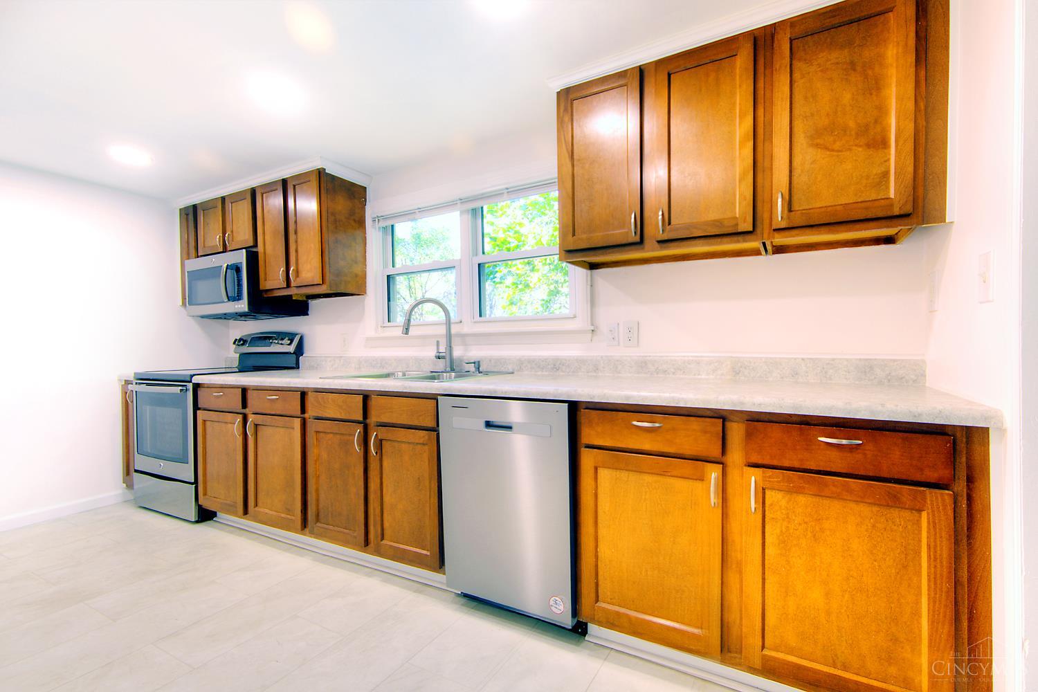 Photo 3 of Single family home for sale at 191 Carmen Ave, Hamilton, OH 45013 | MLS# 1896936 | Listing updated on 2026-10-09