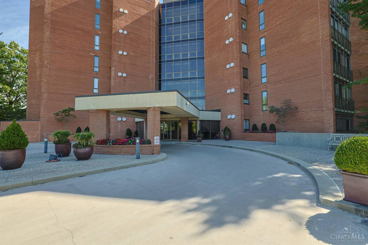 Condo for sale at 2412 Ingleside Ave #6A, Cincinnati, OH 45206 | MLS# 1896932