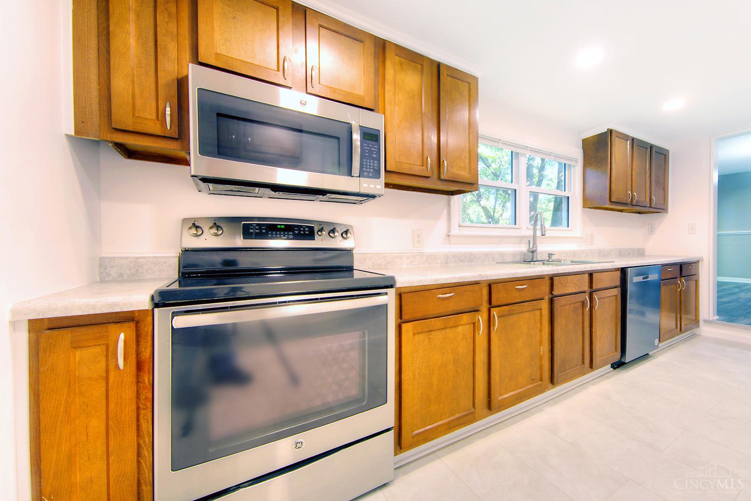 Photo 4 of Single family home for sale at 191 Carmen Ave, Hamilton, OH 45013 | MLS# 1896936 | Listing updated on 2026-10-09