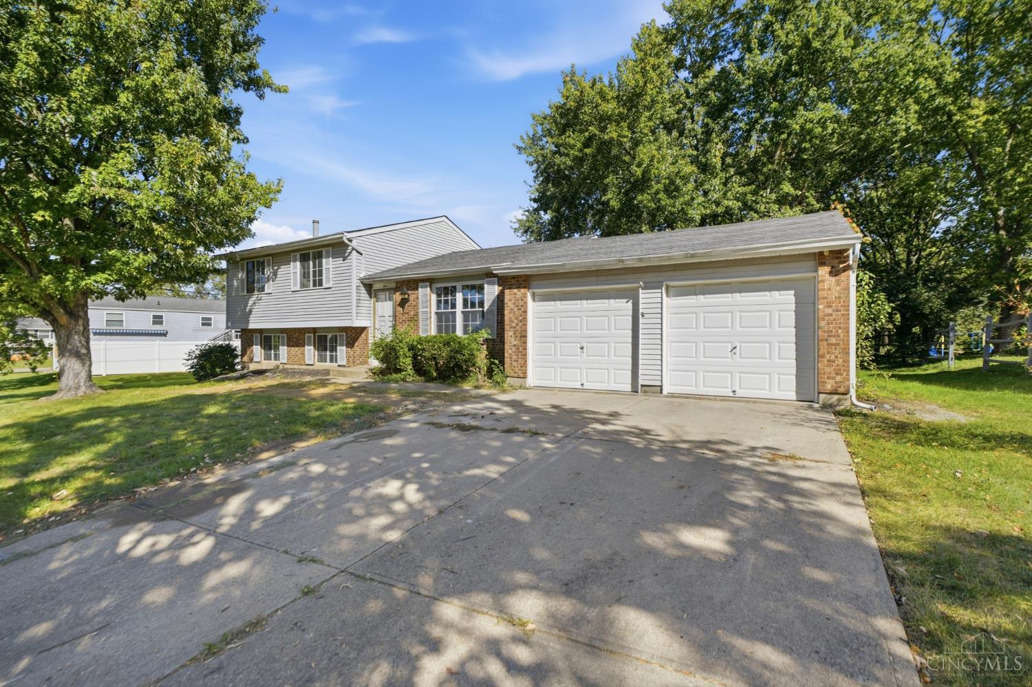 Photo 3 of Single family home for sale at 5548 Venus Ln, Fairfield, OH 45014 | MLS# 1896845 | Listing updated on 2026-10-09
