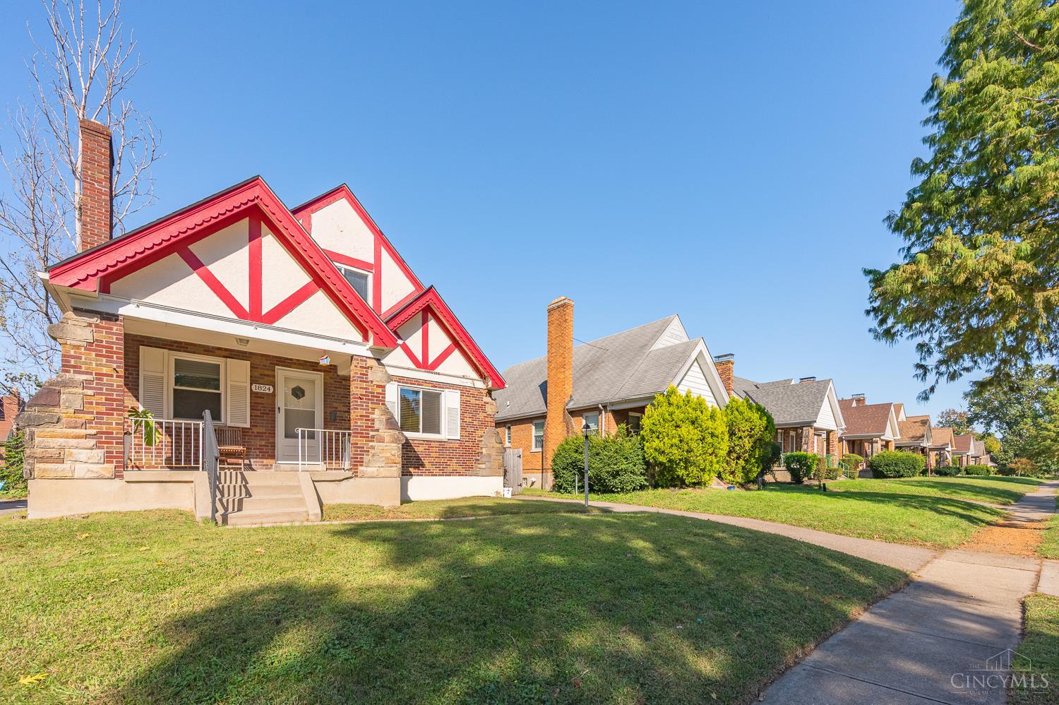 Photo 3 of Single family home for sale at 1824 Greenbriar Pl, Cincinnati, OH 45237 | MLS# 1894489 | Listing updated on 2026-10-09