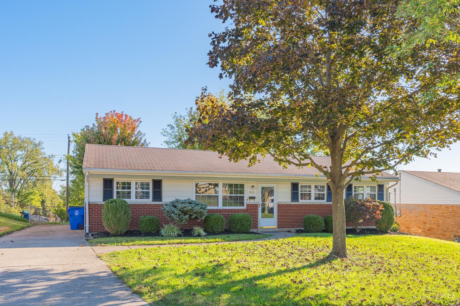 Single family home for sale at 412 Hartford Dr, Hamilton, OH 45013 | MLS# 1896872