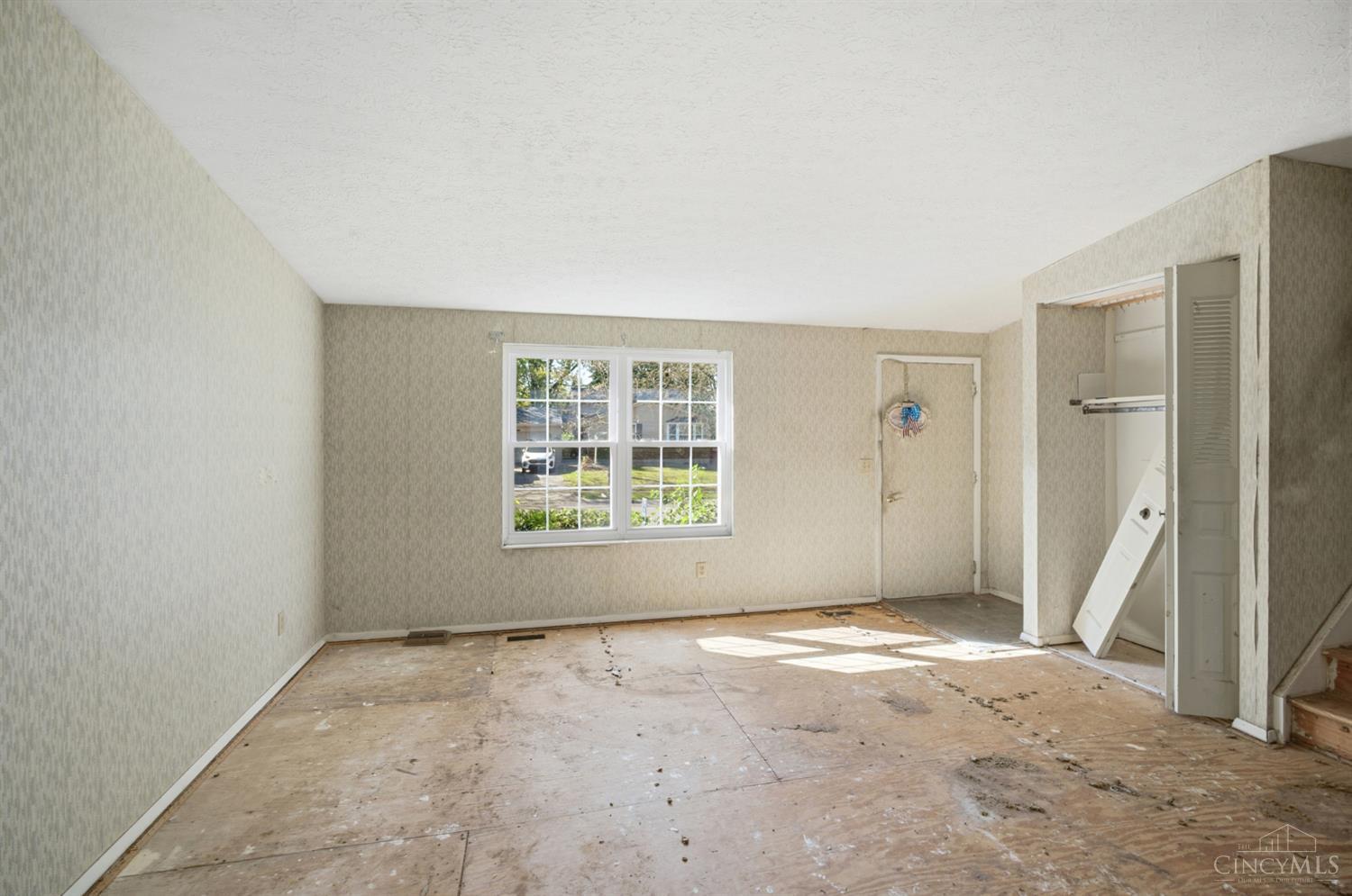 Photo 4 of Single family home for sale at 5548 Venus Ln, Fairfield, OH 45014 | MLS# 1896845 | Listing updated on 2026-10-09