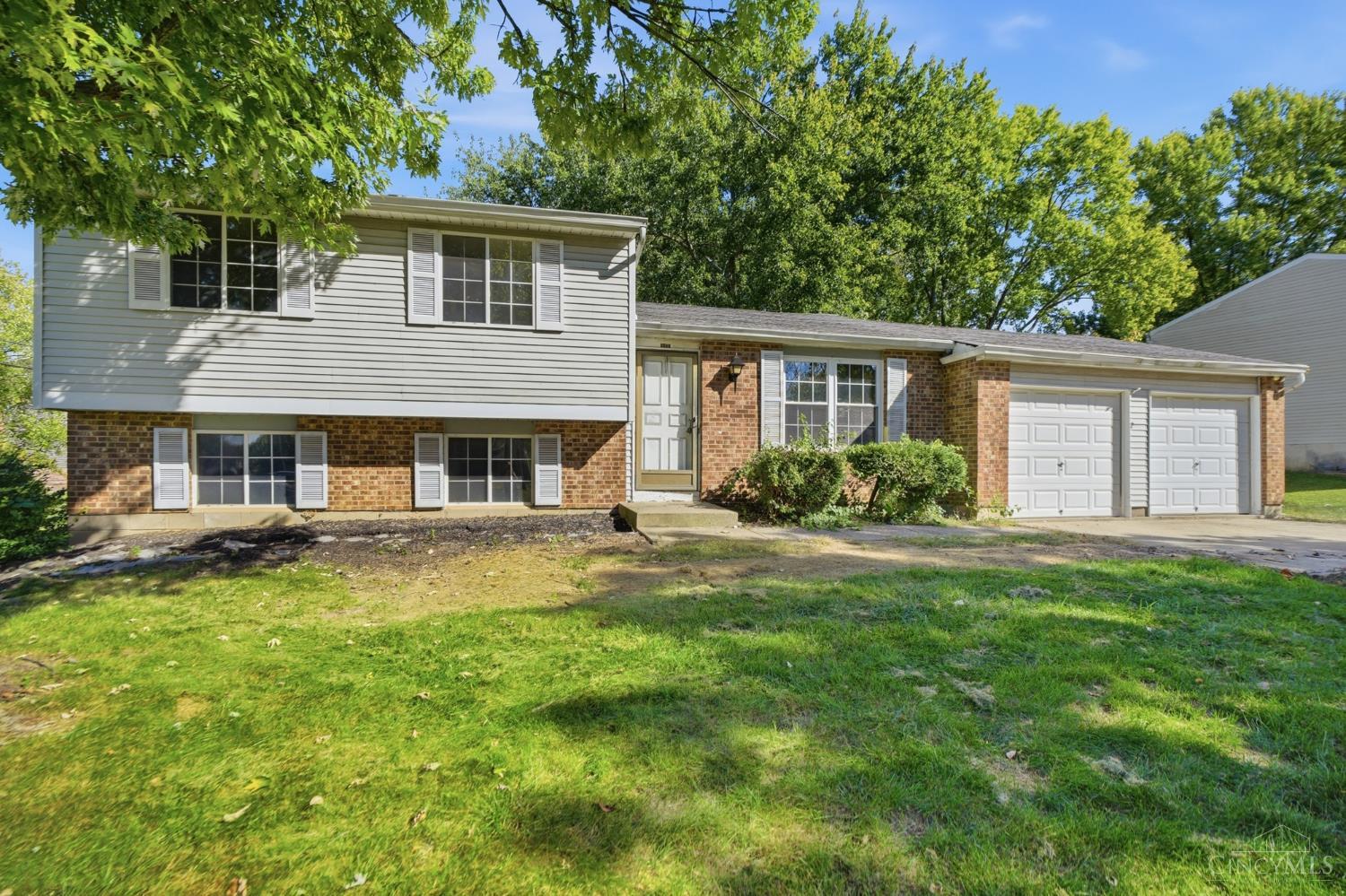 Photo 2 of Single family home for sale at 5548 Venus Ln, Fairfield, OH 45014 | MLS# 1896845 | Listing updated on 2026-10-09