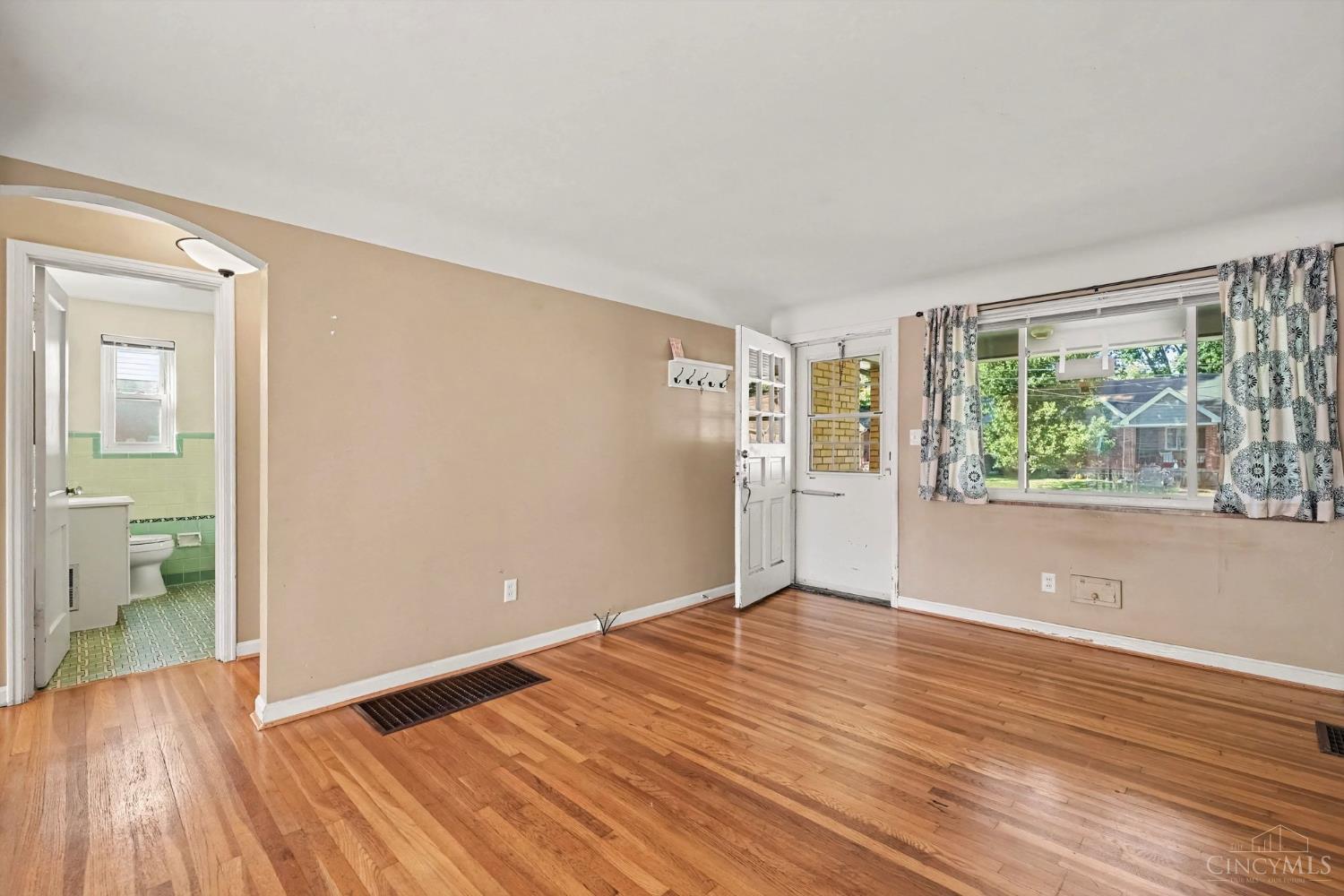 Photo 4 of Single family home for sale at 3807 Gatewood Ln, Cincinnati, OH 45236 | MLS# 1896876 | Listing updated on 2026-10-09