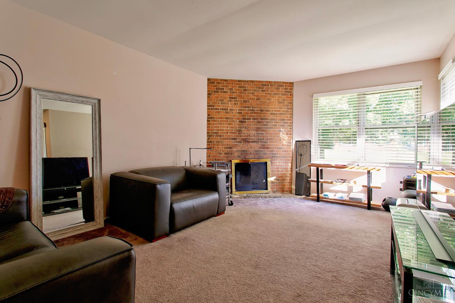Photo 3 of Sale Pending at 907 Waycross Rd, Cincinnati, OH 45240 | MLS# 1896820 | Listing updated on 2026-10-09