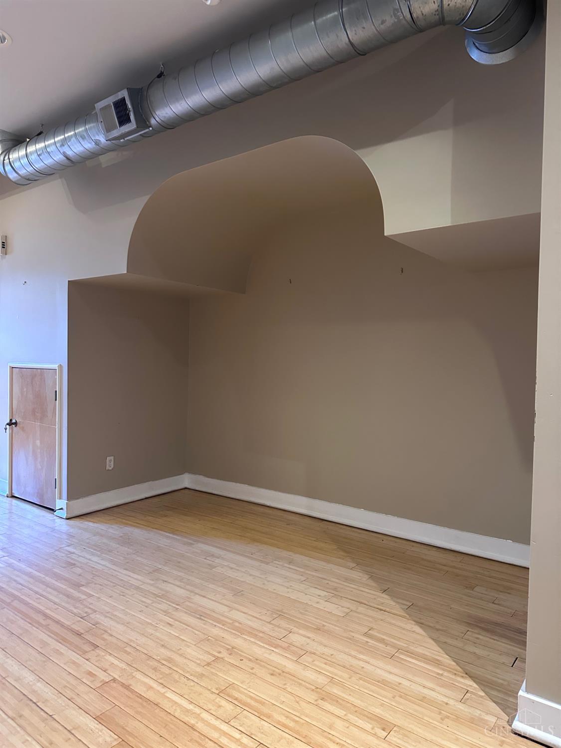 Photo 4 of Condo for sale at 1122 Race St #101A, Cincinnati, OH 45202 | MLS# 1896957 | Listing updated on 2026-10-10