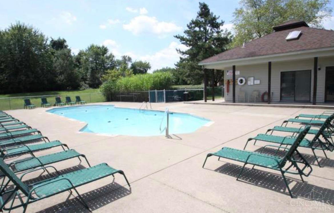 Photo 3 of Condo for sale at 535 Davis Rd #4, Cincinnati, OH 45255 | MLS# 1896965 | Listing updated on 2026-10-11