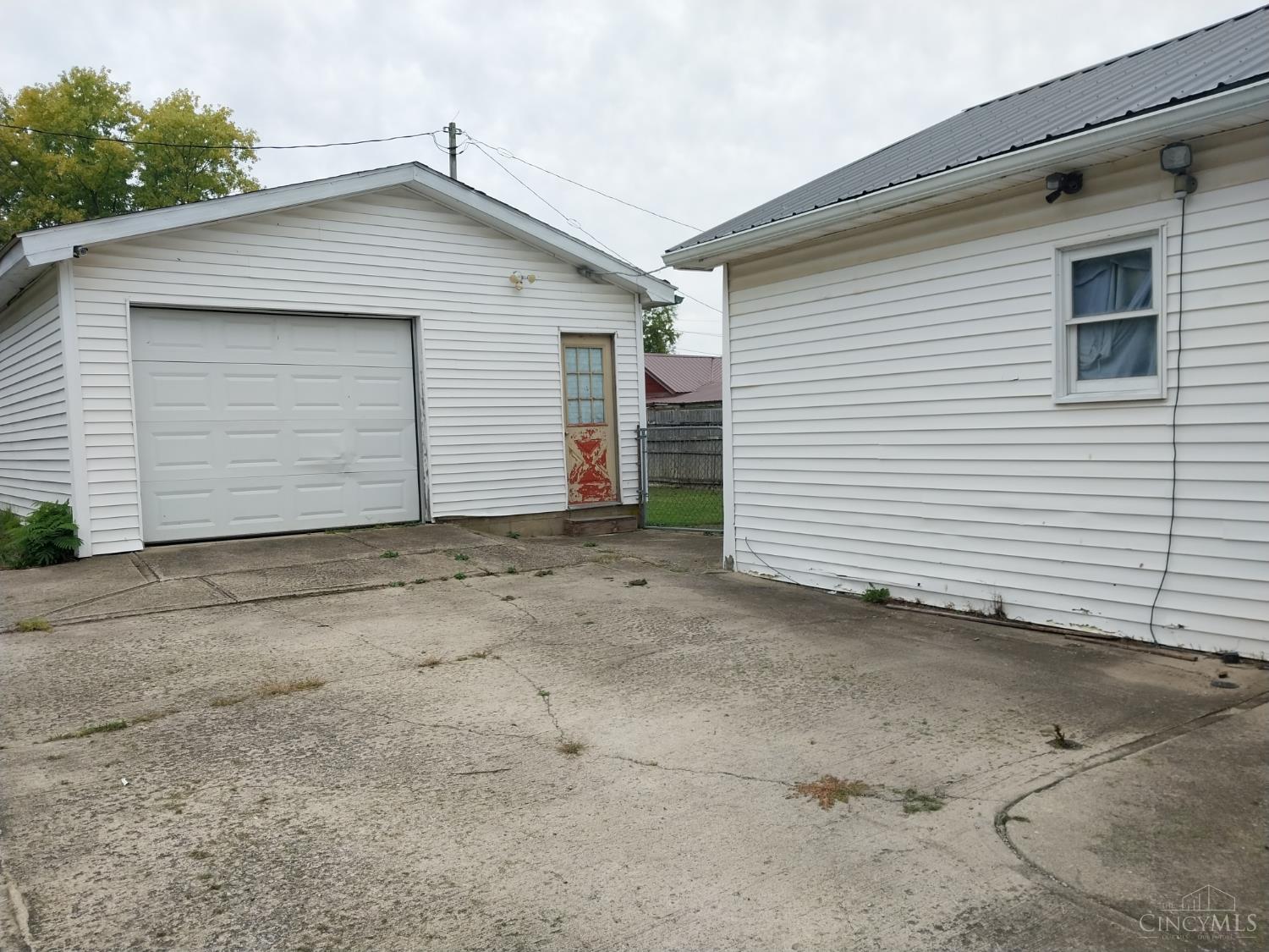 Photo 3 of Single family home for sale at 819 South 4th, Greenfield, OH 45123 | MLS# 1896963 | Listing updated on 2026-10-10