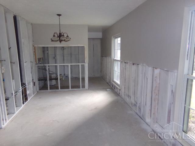 Photo 2 of Sale Pending at 16 Moonbeam Ct, Fairfield, OH 45014 | MLS# 1897055 | Listing updated on 2026-10-16
