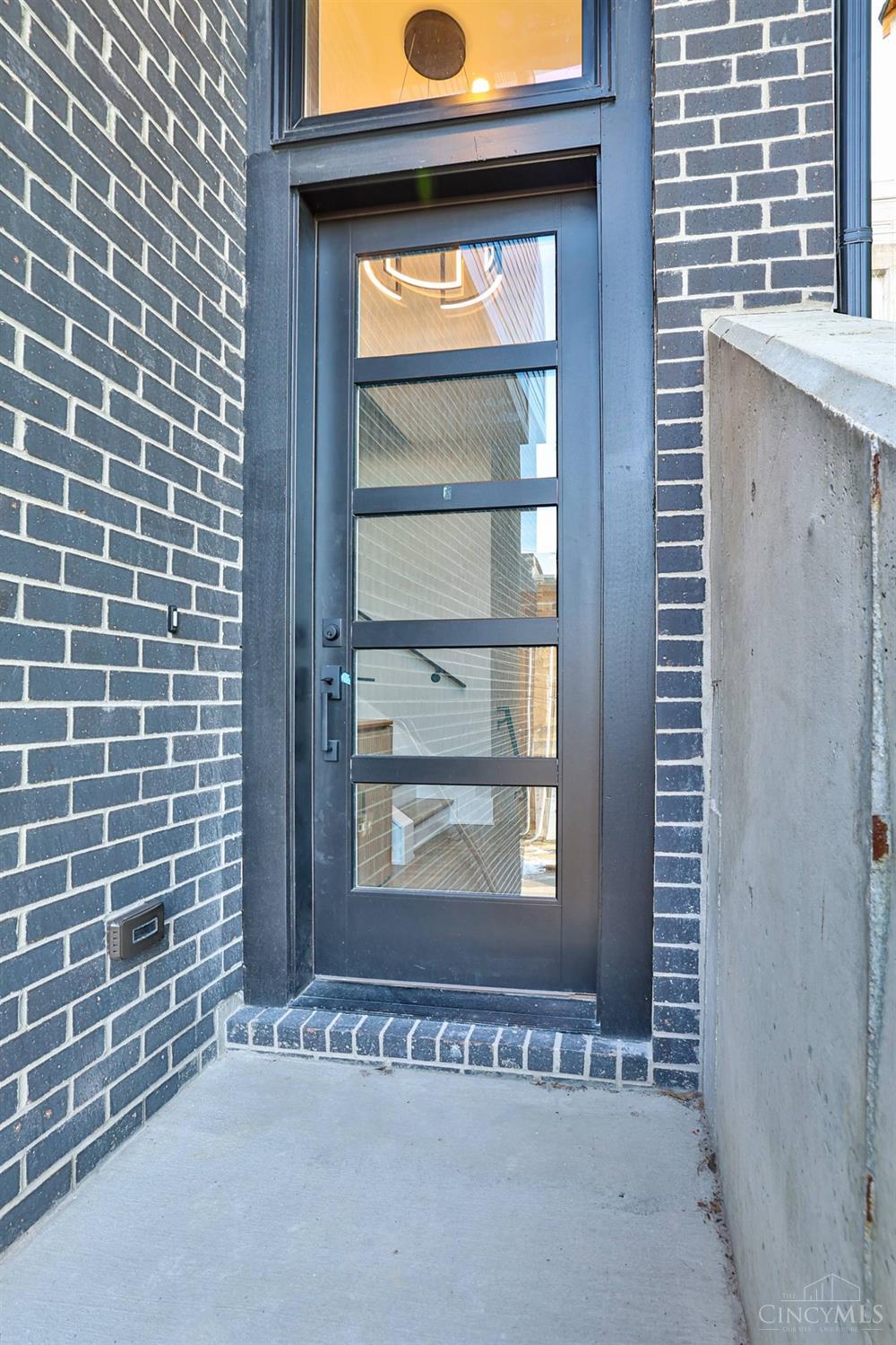 Photo 2 of Single family home for sale at 128 Goethe St, Cincinnati, OH 45202 | MLS# 1897192 | Listing updated on 2026-10-13