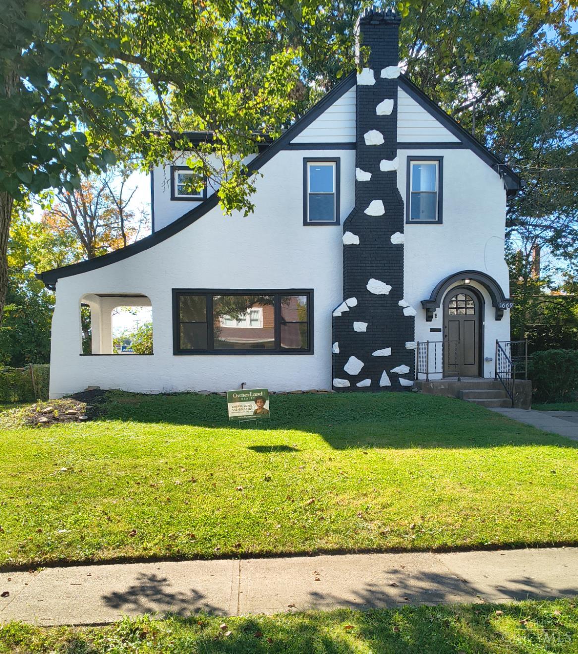 1669 Rose Place