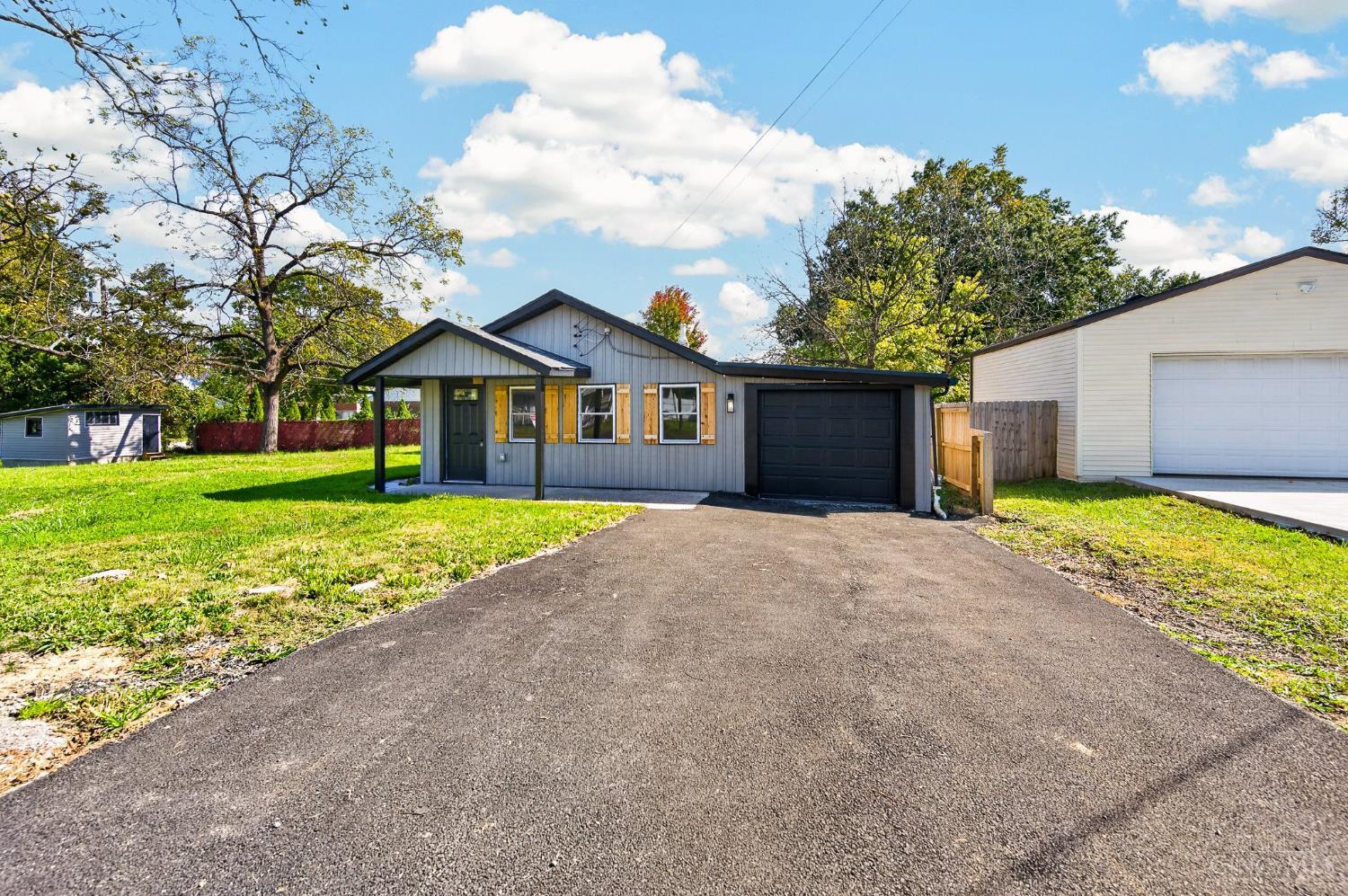 8812 Pine Road