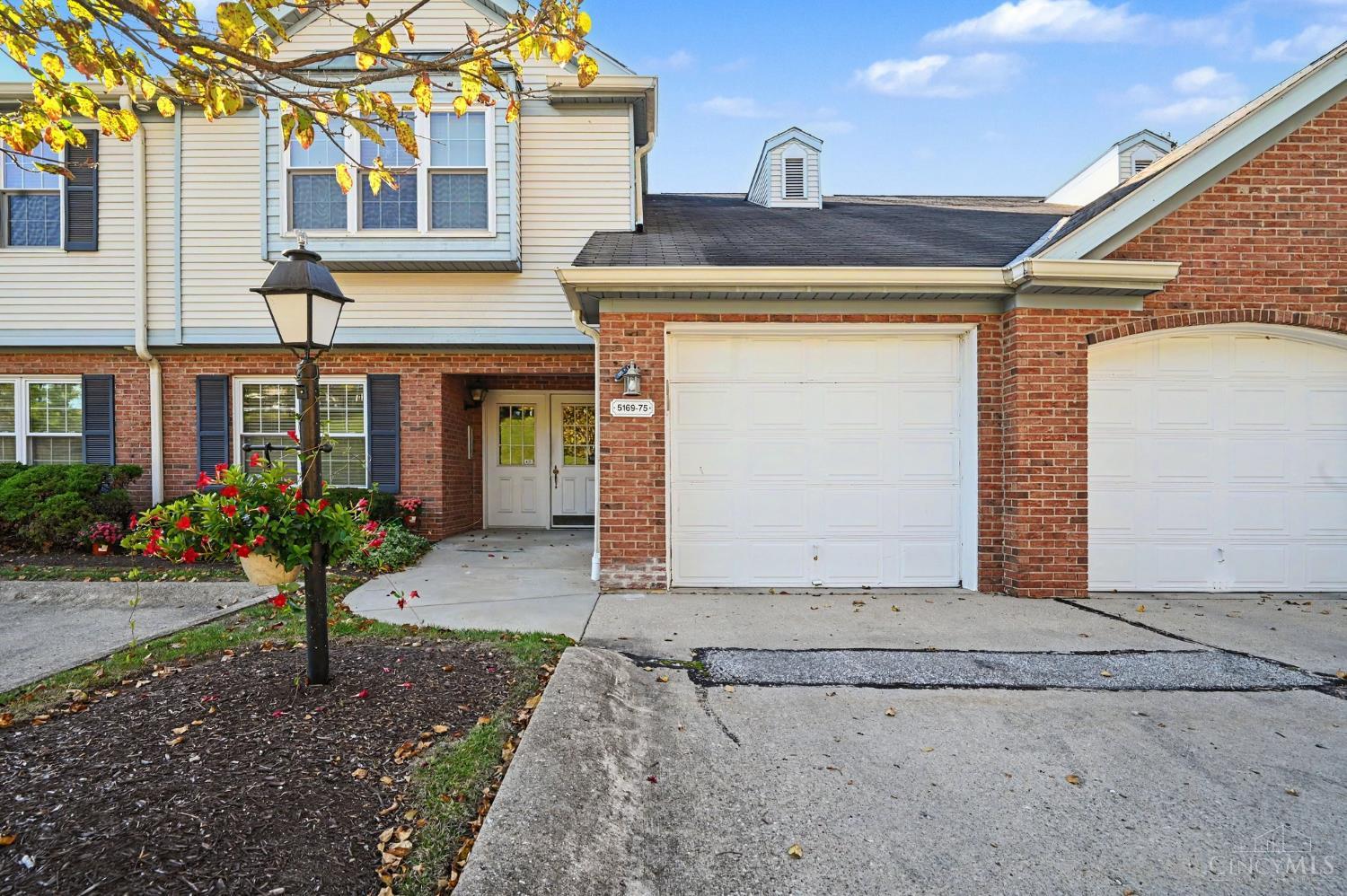 5171 Carriage Hill