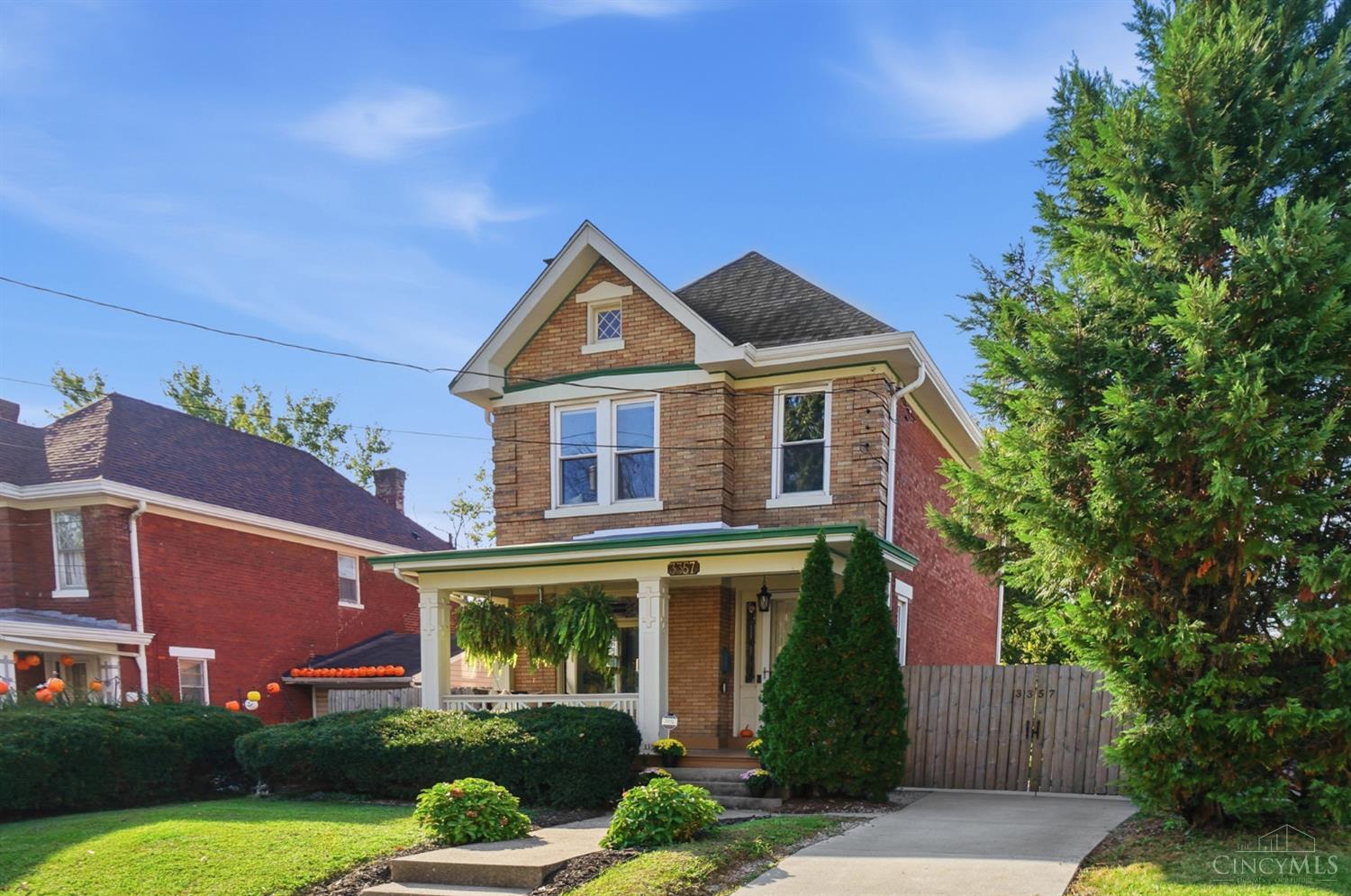 Photo 2 of Sale Pending at 3357 Woodford Rd, Cincinnati, OH 45213 | MLS# 1897005 | Listing updated on 2026-10-23