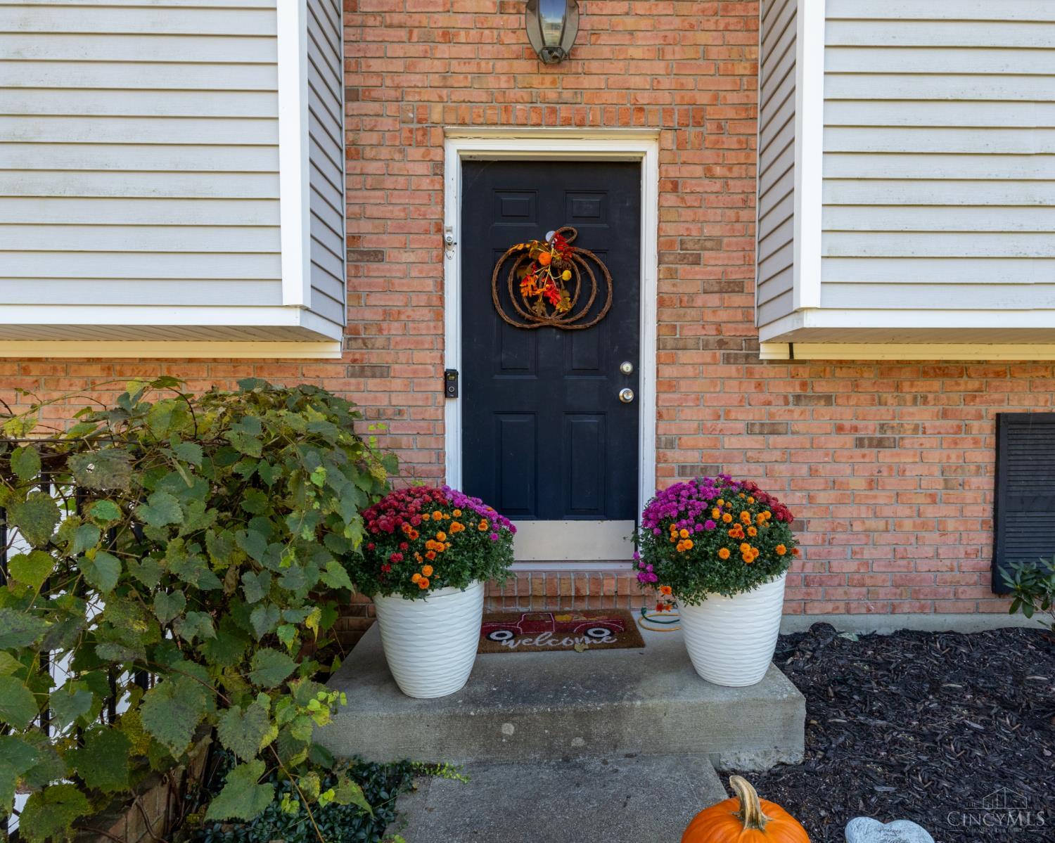 Photo 3 of Sale Pending at 687 Mockingbird Ln, Union Twp, OH 45244 | MLS# 1897512 | Listing updated on 2026-10-18