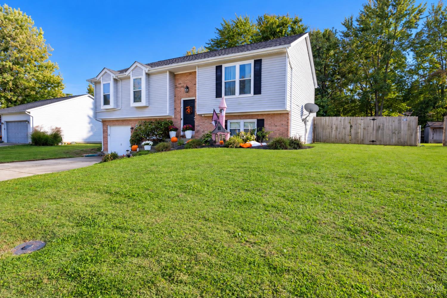Photo 2 of Sale Pending at 687 Mockingbird Ln, Union Twp, OH 45244 | MLS# 1897512 | Listing updated on 2026-10-18