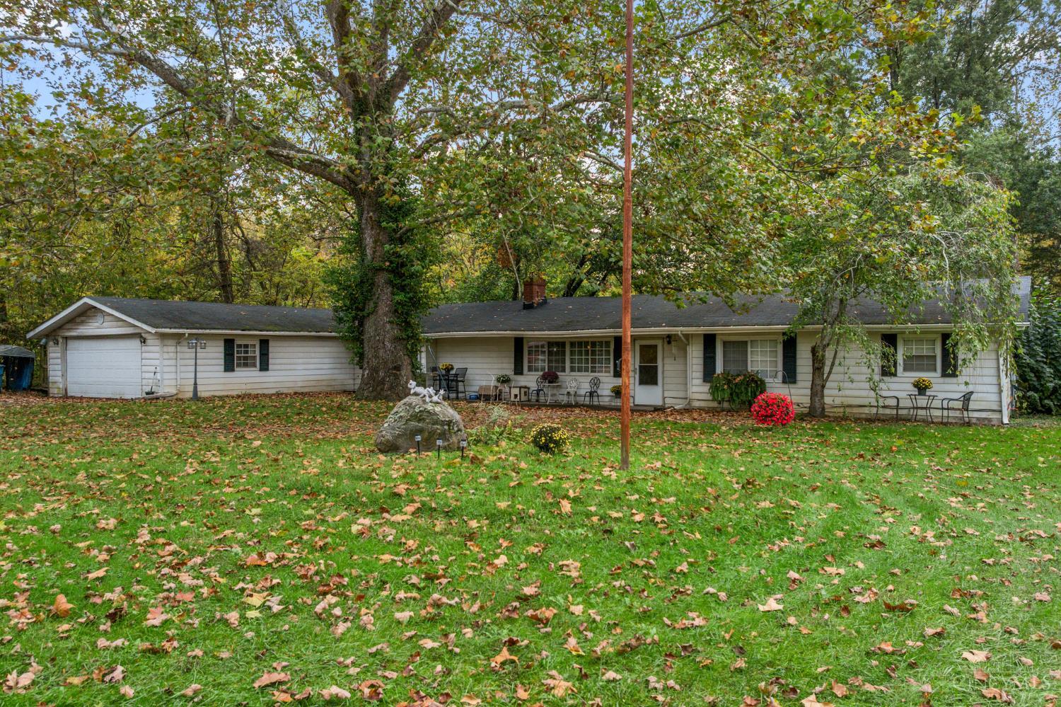 570 Apple Road