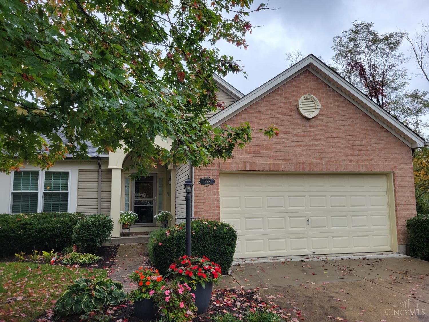 958 Raintree Lane