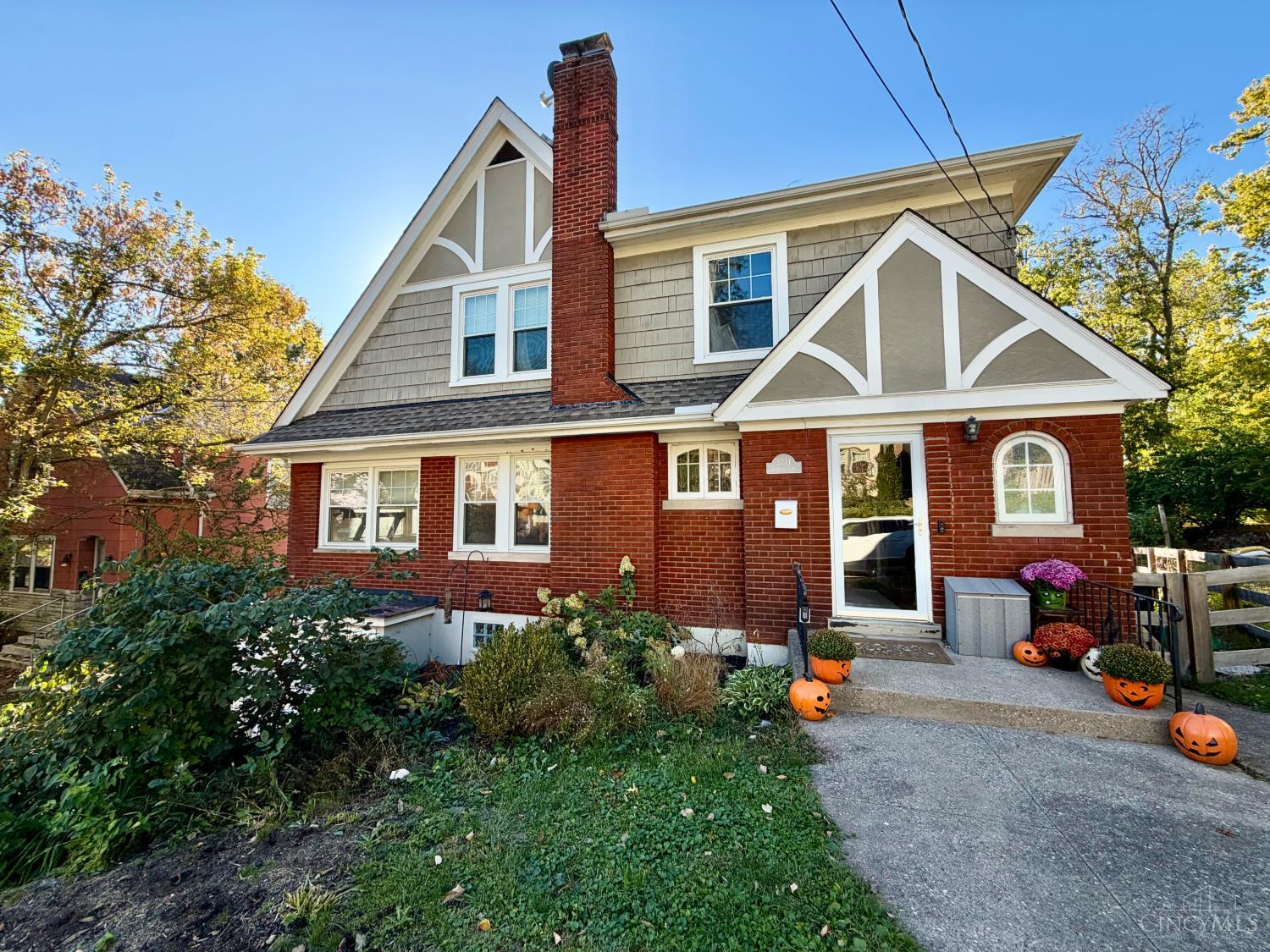 5771 Glengate Lane