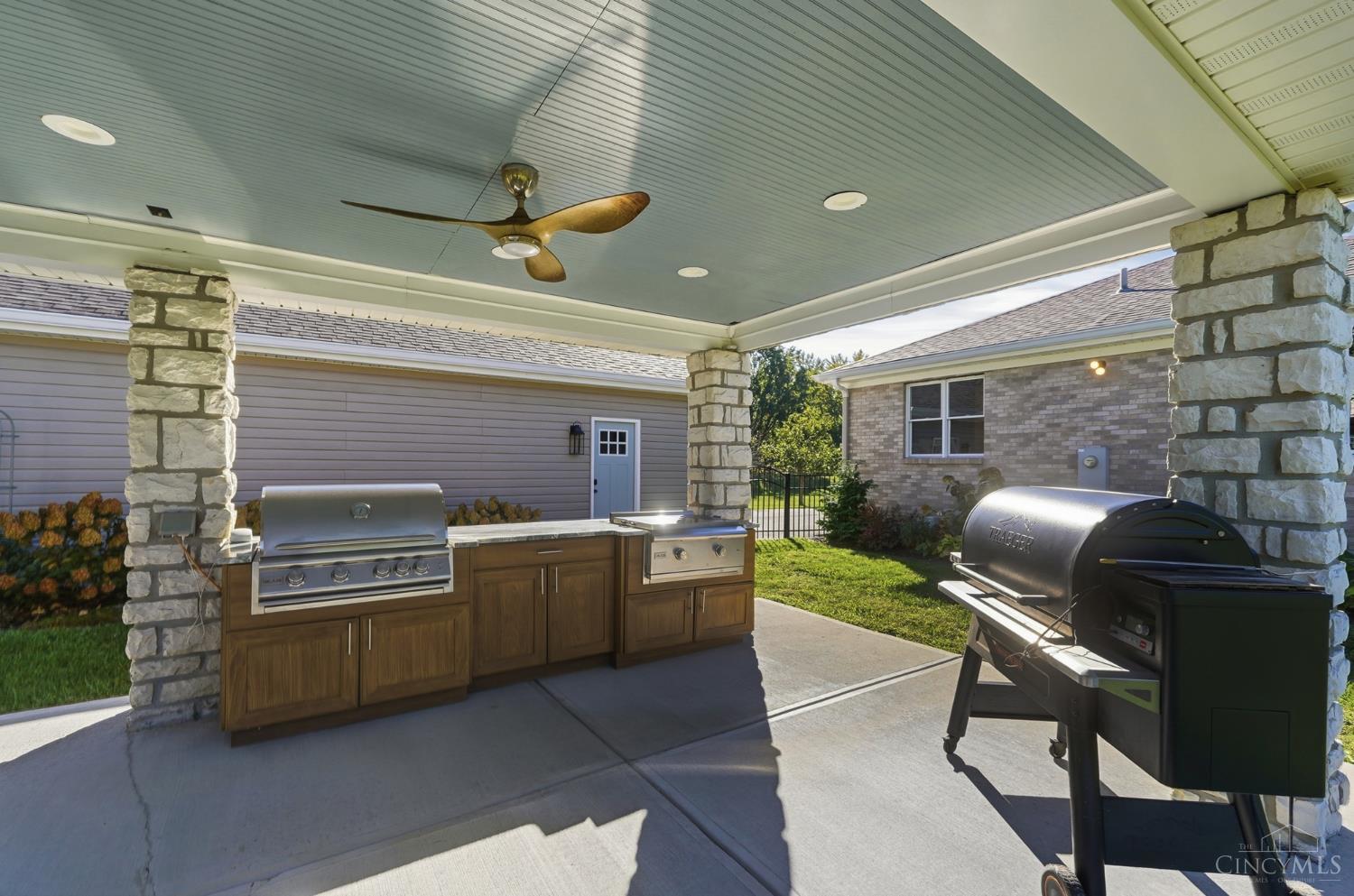1600 Red Fox Lane