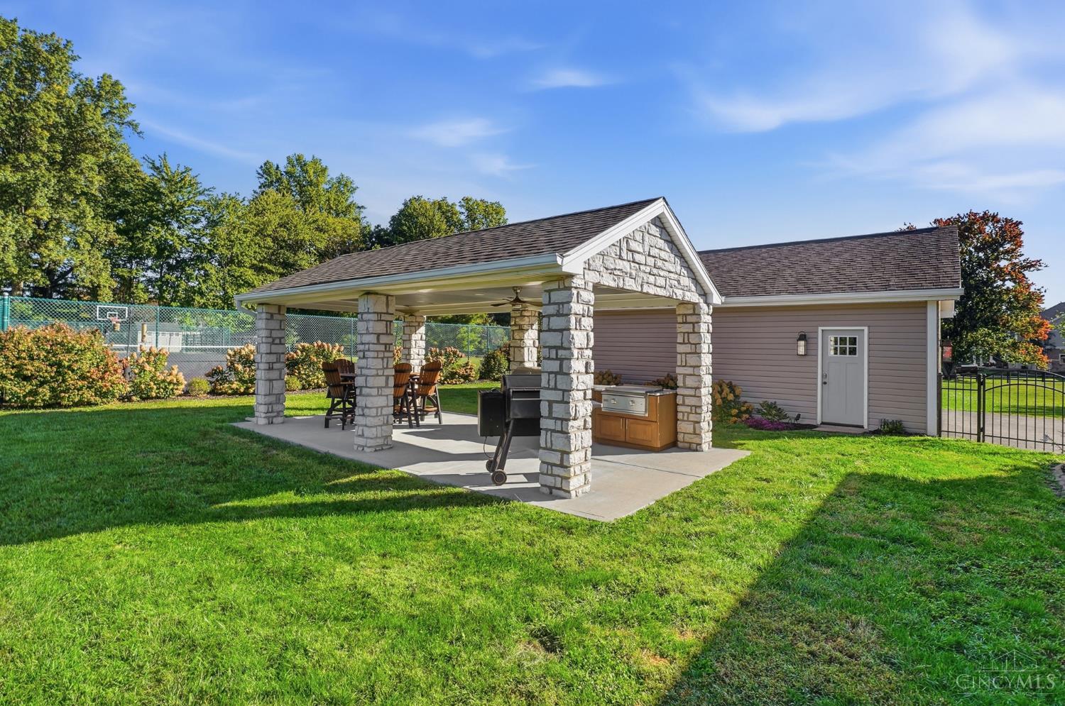 1600 Red Fox Lane