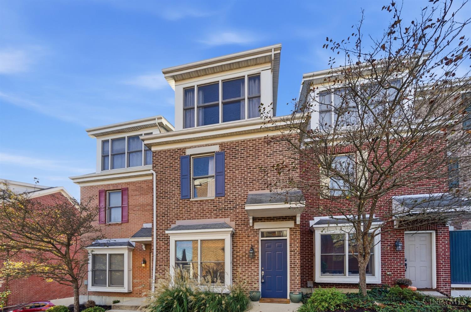 1712 Grandmere Lane