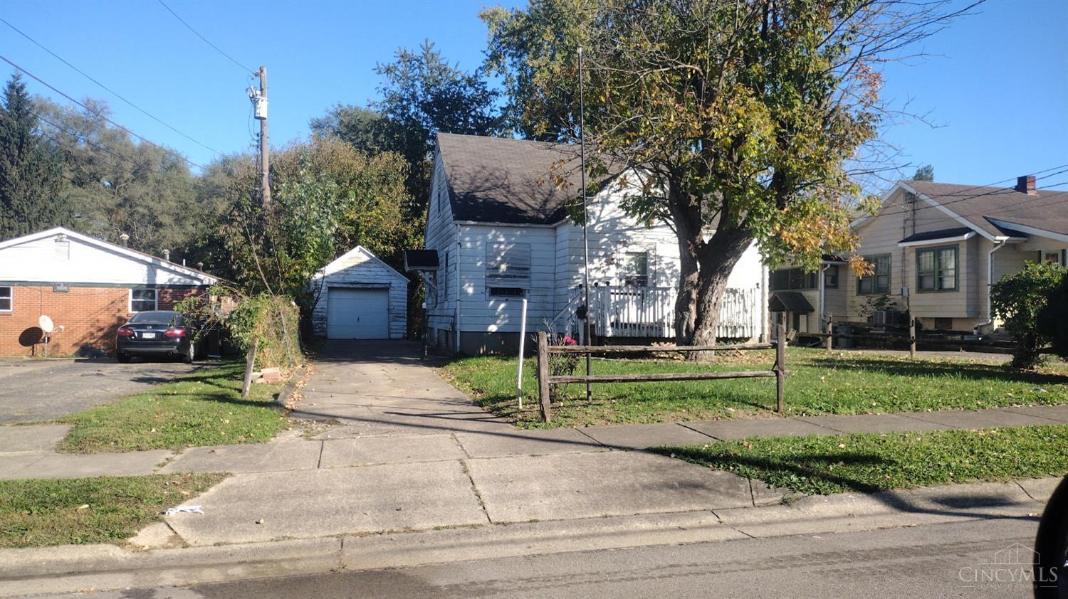 Photo 3 of Single family home for sale at 2113 Carolina St, Middletown, OH 45044 | MLS# 1898192 | Listing updated on 2026-10-26