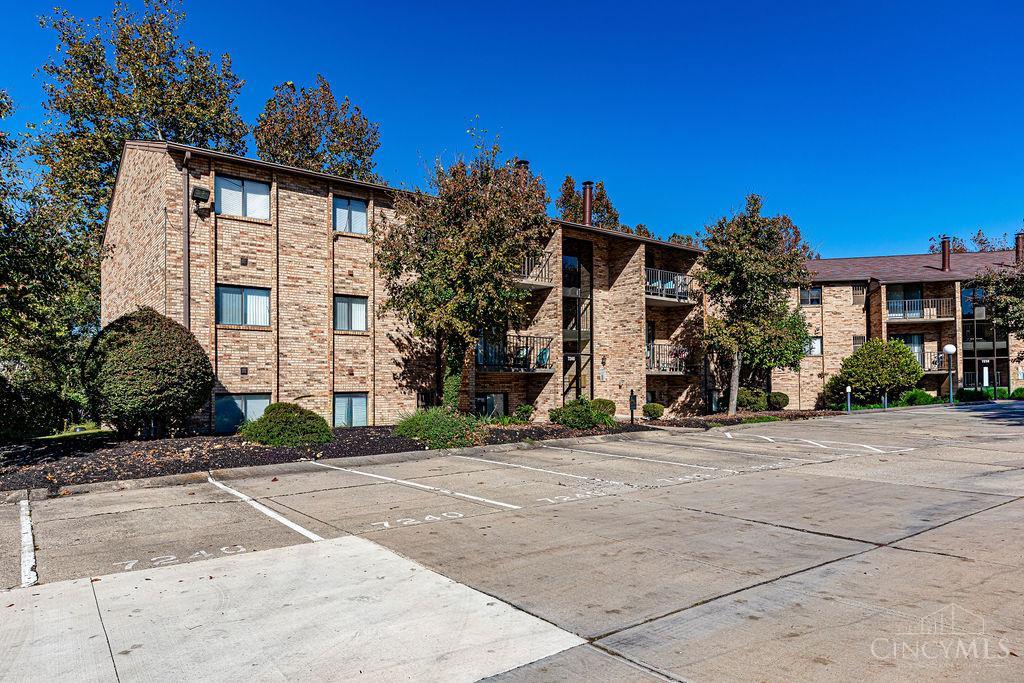 7240 Creekview Drive