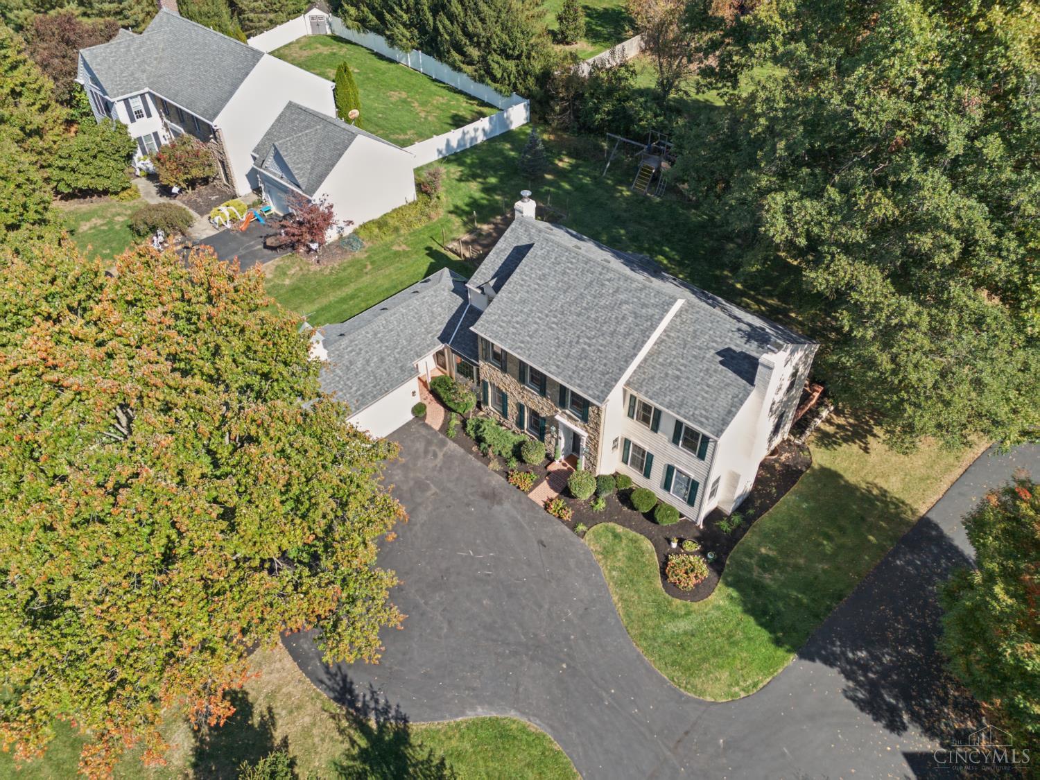 Photo 2 of Sale Pending at 9924 Huntersrun Ln, Symmes Twp, OH 45242 | MLS# 1898078 | Listing updated on 2026-10-27