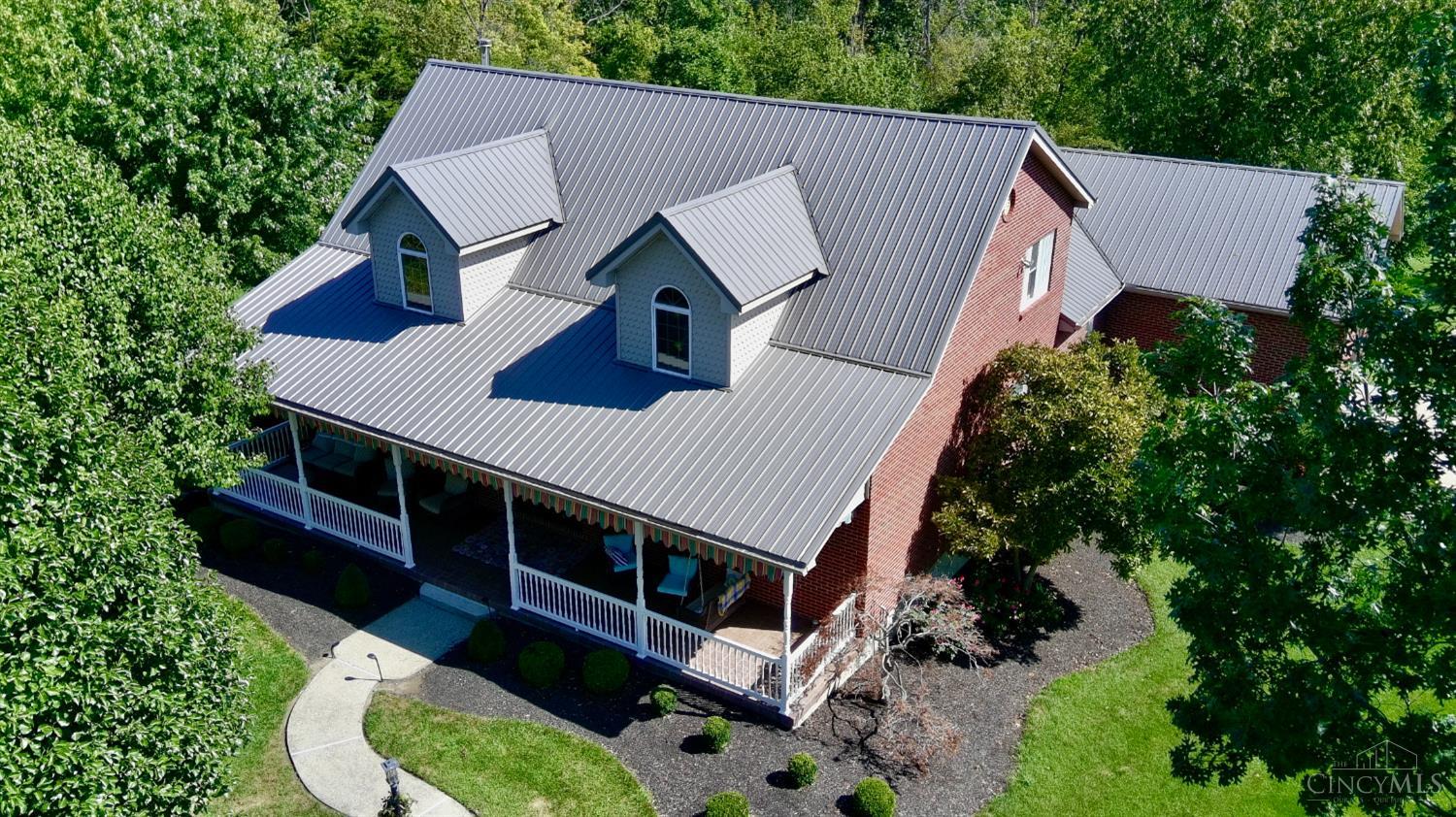 Photo 2 of Single family home for sale at 985 Ridgefield Rd, Hamilton, OH 45013 | MLS# 1898355 | Listing updated on 2026-10-27