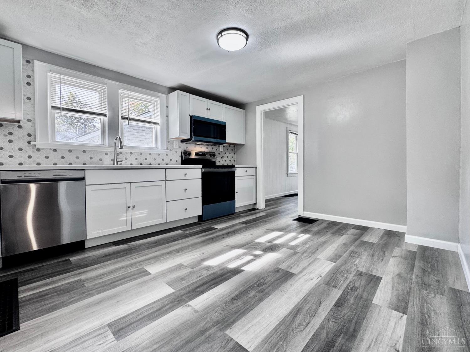 Photo 3 of Single family home for sale at 1719 Lamberton St, Middletown, OH 45044 | MLS# 1898592 | Listing updated on 2026-10-29