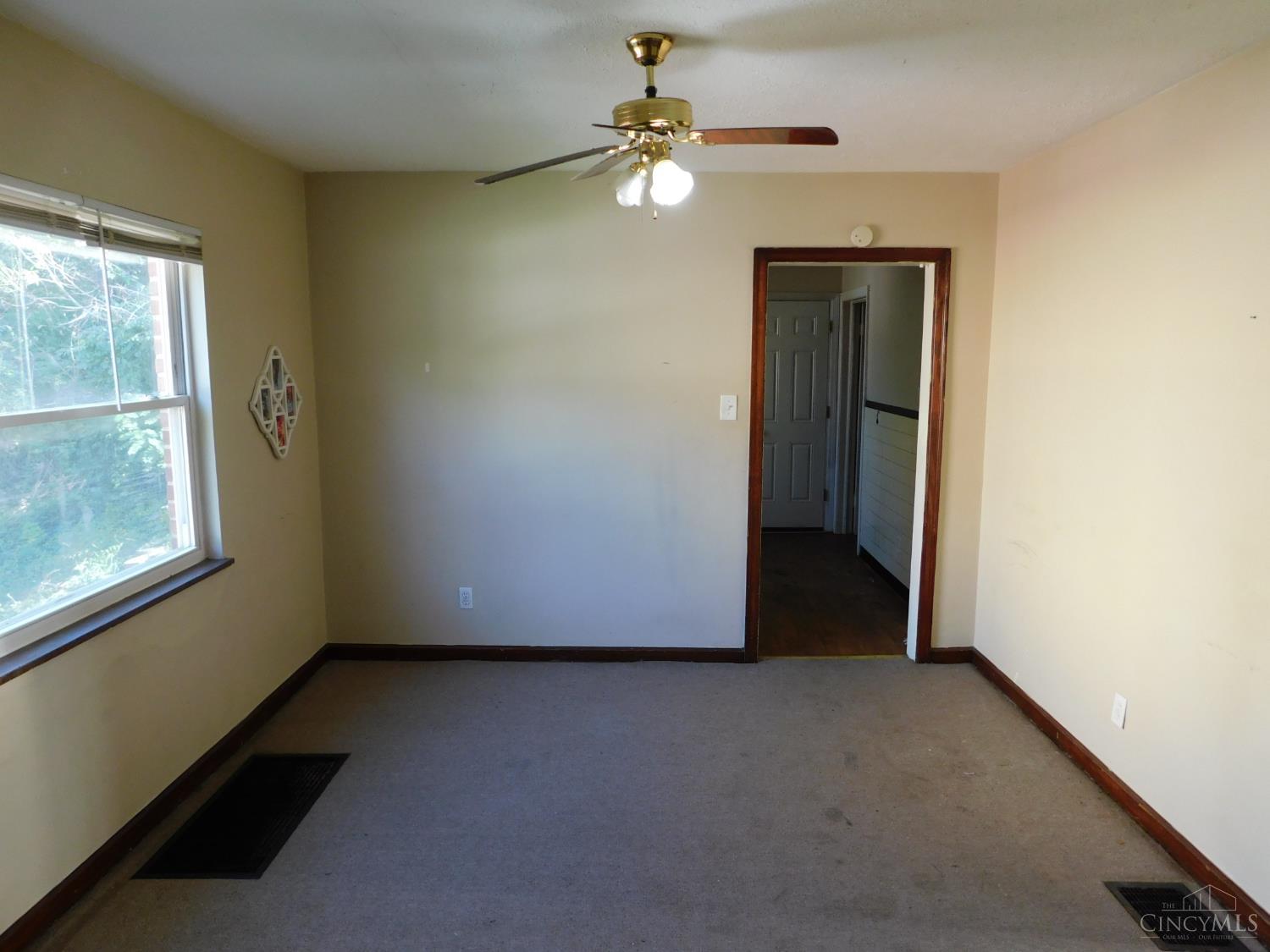 Photo 3 of Single family home for sale at 1634 Quebec Rd, Cincinnati, OH 45205 | MLS# 1898535 | Listing updated on 2026-10-27