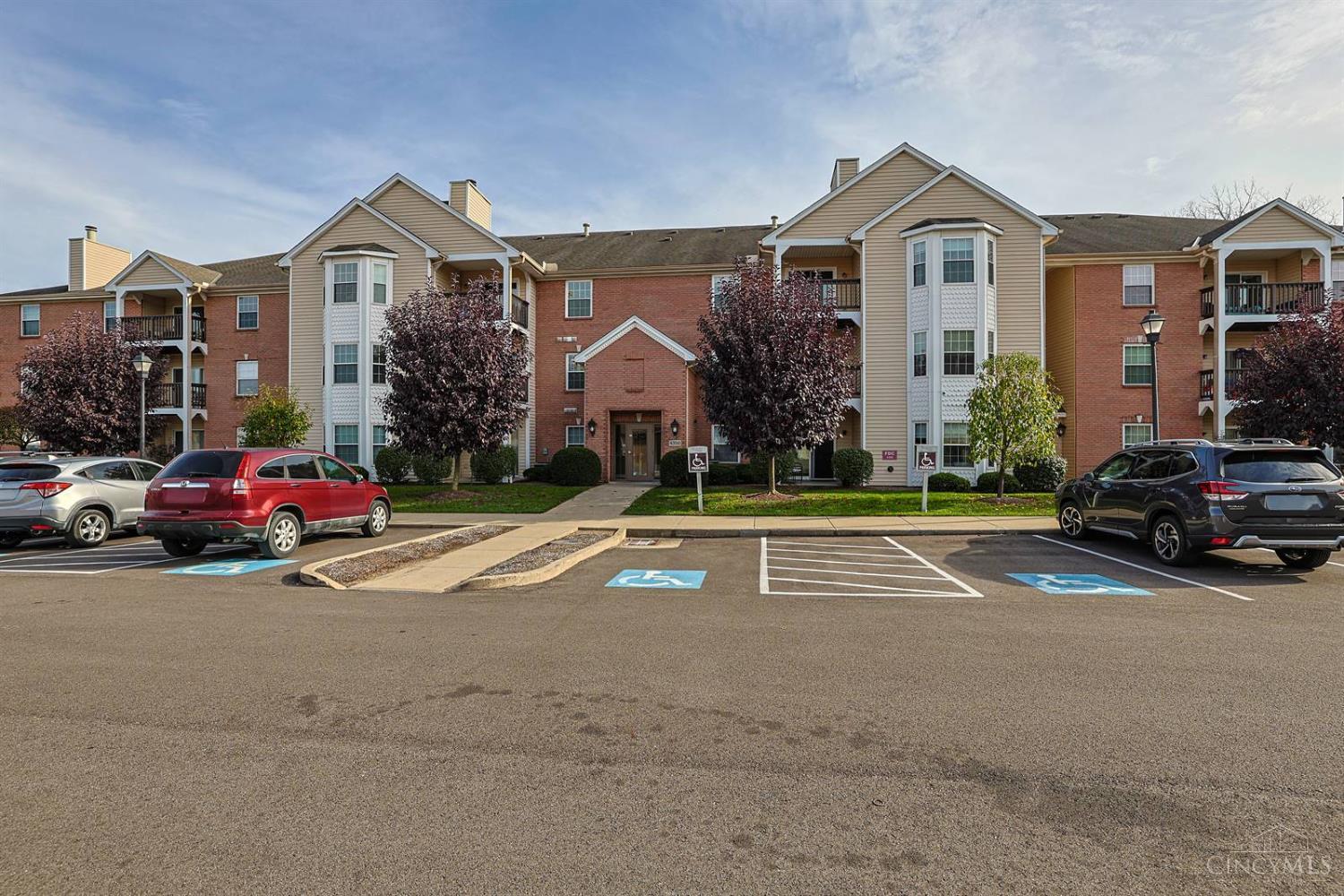 Photo 2 of Condo for sale at 4350 Regency Ridge Ct #205, Green Twp, OH 45248 | MLS# 1898560 | Listing updated on 2026-10-29