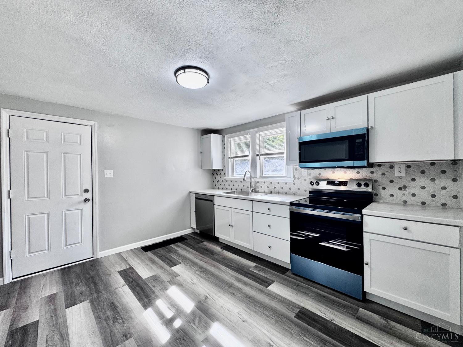 Photo 2 of Single family home for sale at 1719 Lamberton St, Middletown, OH 45044 | MLS# 1898592 | Listing updated on 2026-10-29