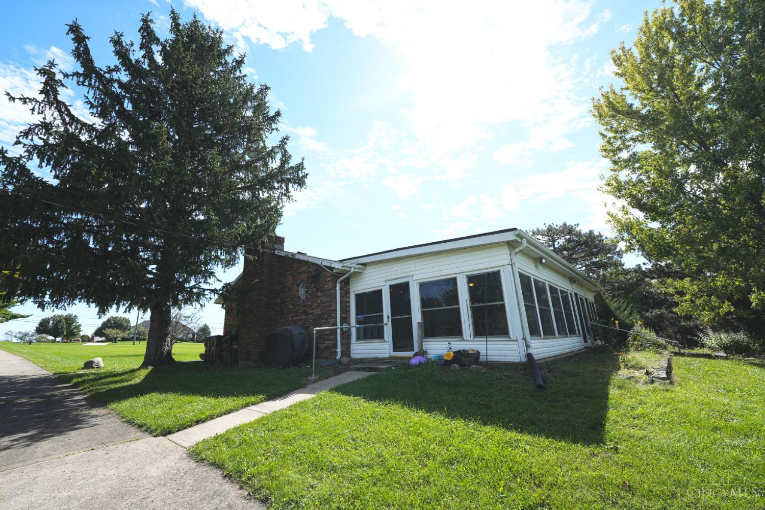Photo 3 of Single family home for sale at 5133 Union Rd, Franklin Twp, OH 45005 | MLS# 1898569 | Listing updated on 2026-10-28