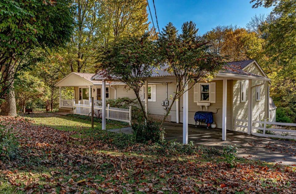 9157 Luther Lane