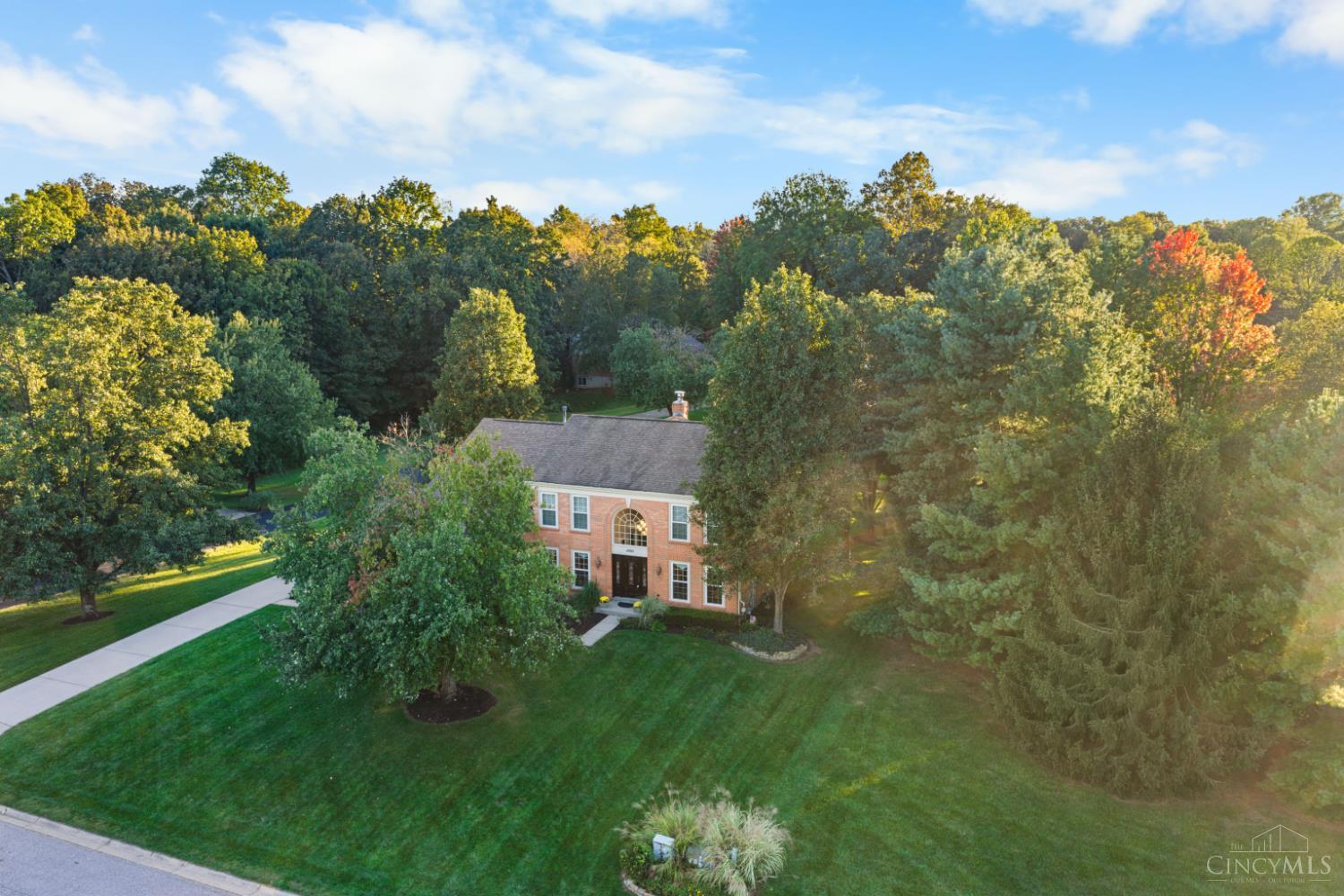 Photo 2 of Single family home for sale at 4989 Mallet Hl Dr, Milford, OH 45244 | MLS# 1898555 | Listing updated on 2026-10-28