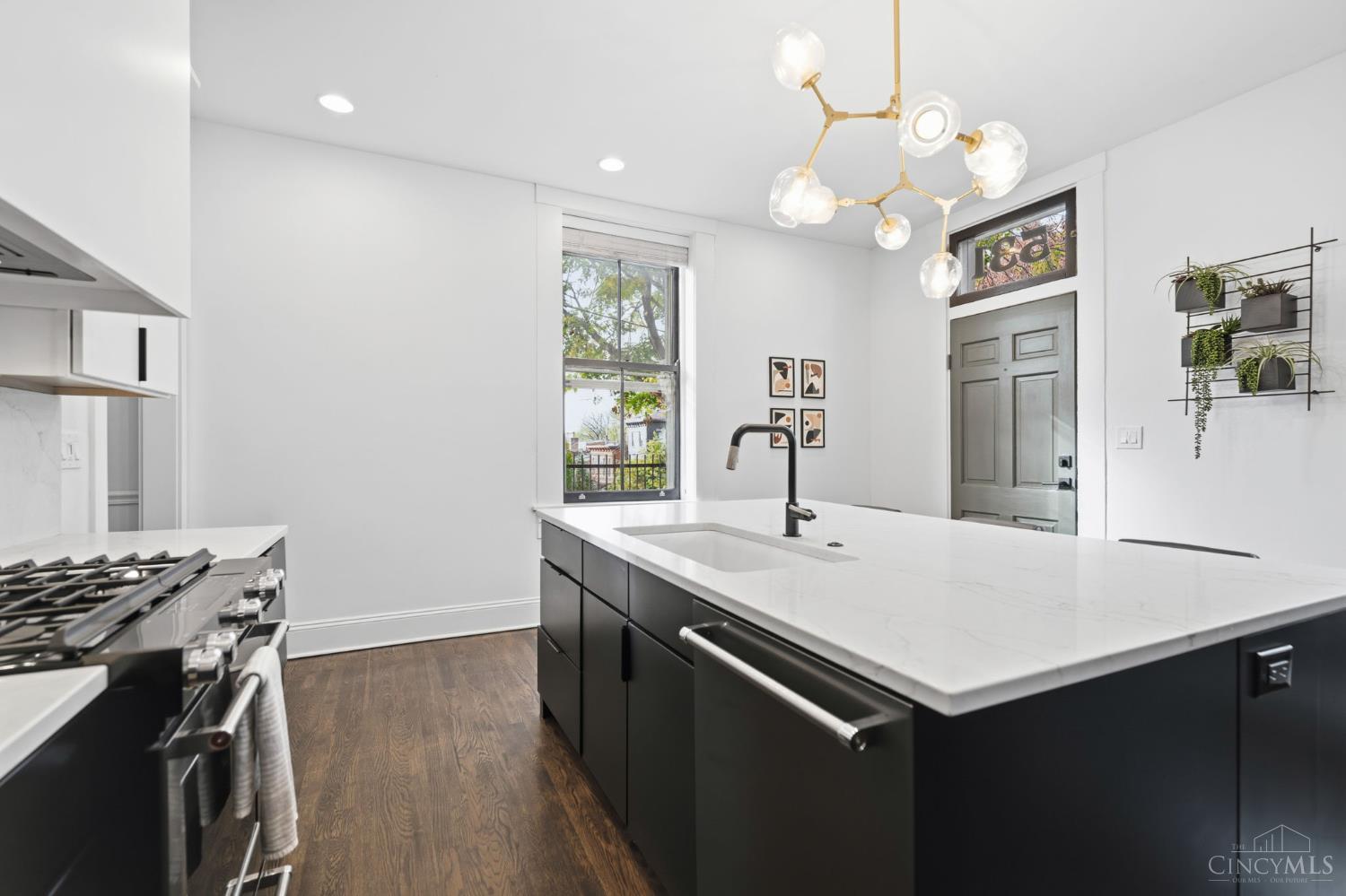 Photo 4 of Single family home for sale at 531 Milton St, Cincinnati, OH 45202 | MLS# 1898510 | Listing updated on 2026-10-29
