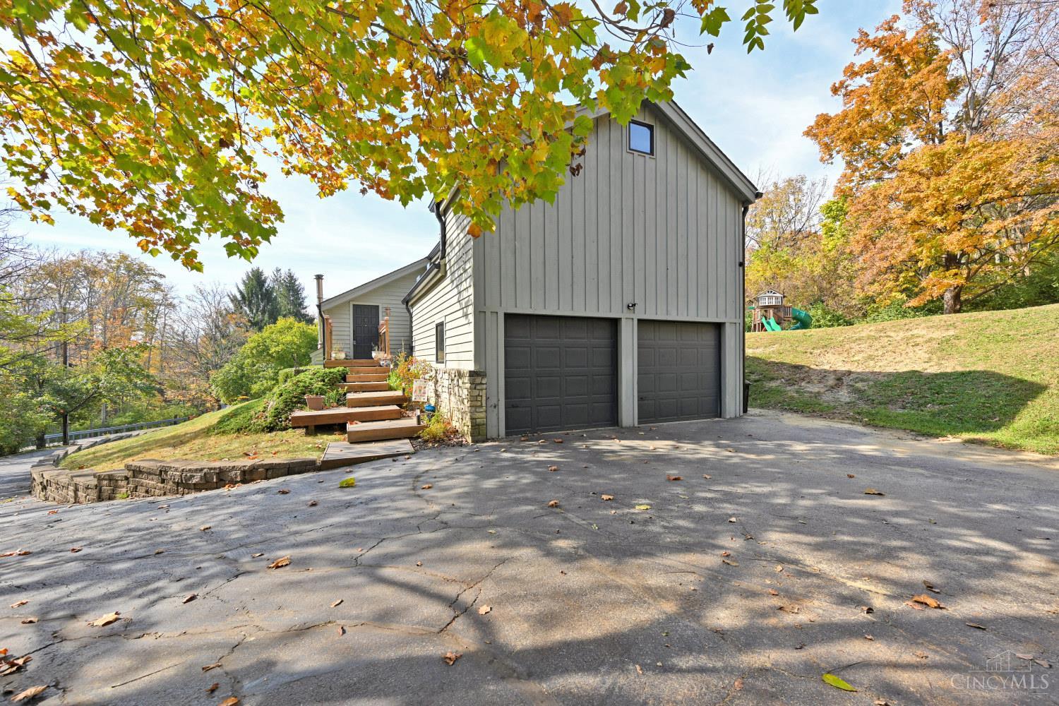 Photo 2 of Single family home for sale at 1061 Witt Rd, Anderson Twp, OH 45255 | MLS# 1898125 | Listing updated on 2026-10-29